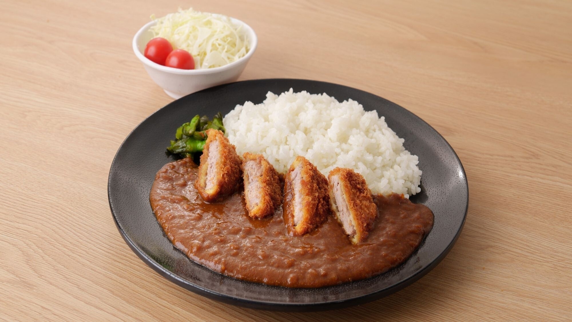 【ランチ】カツカレー　～阿蘇・森のポーク「えころとん」～