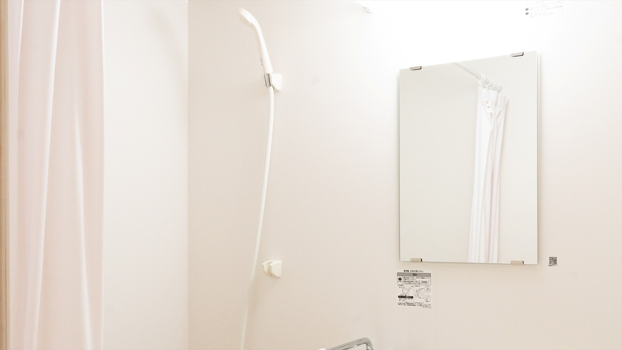 ユニットバス＜セミダブルルーム＞