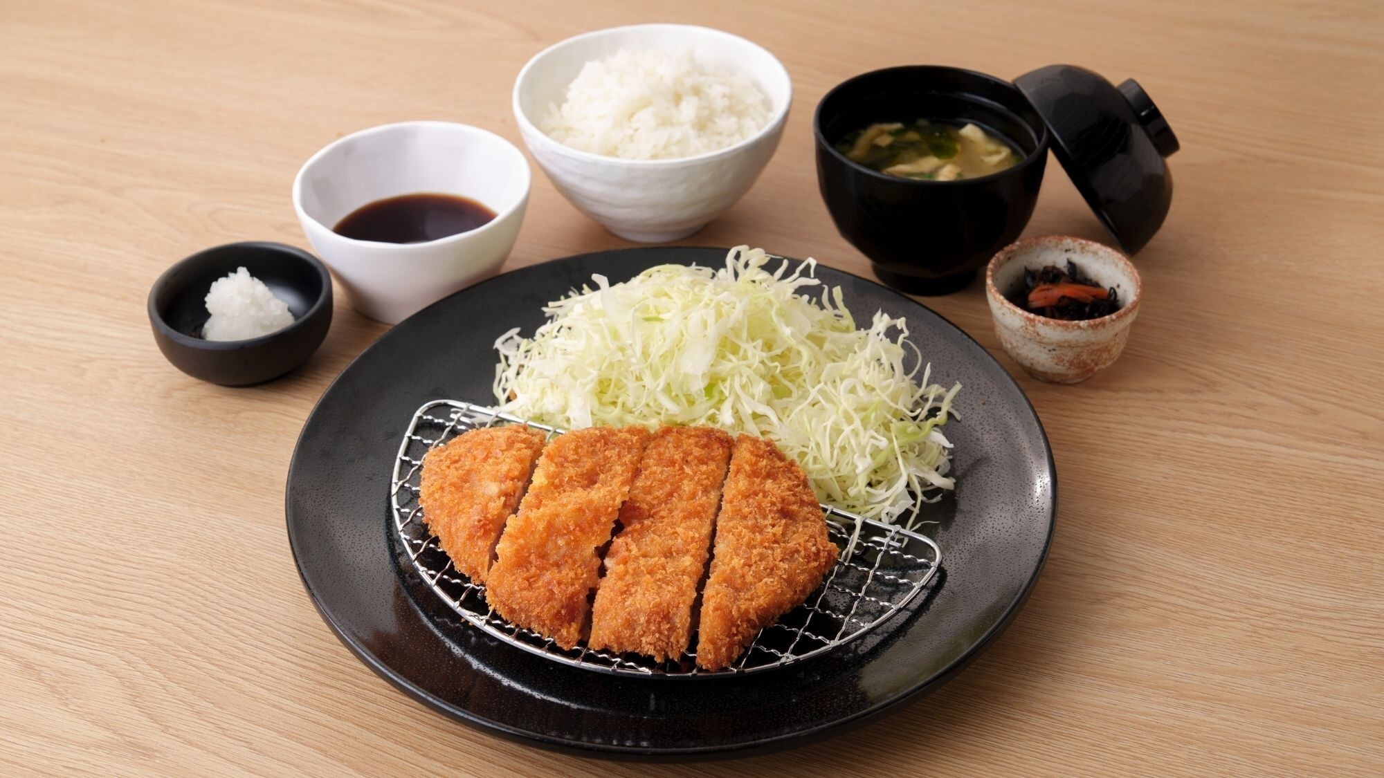 【ランチ】ロースカツ定食　～阿蘇・森のポーク「えころとん」～