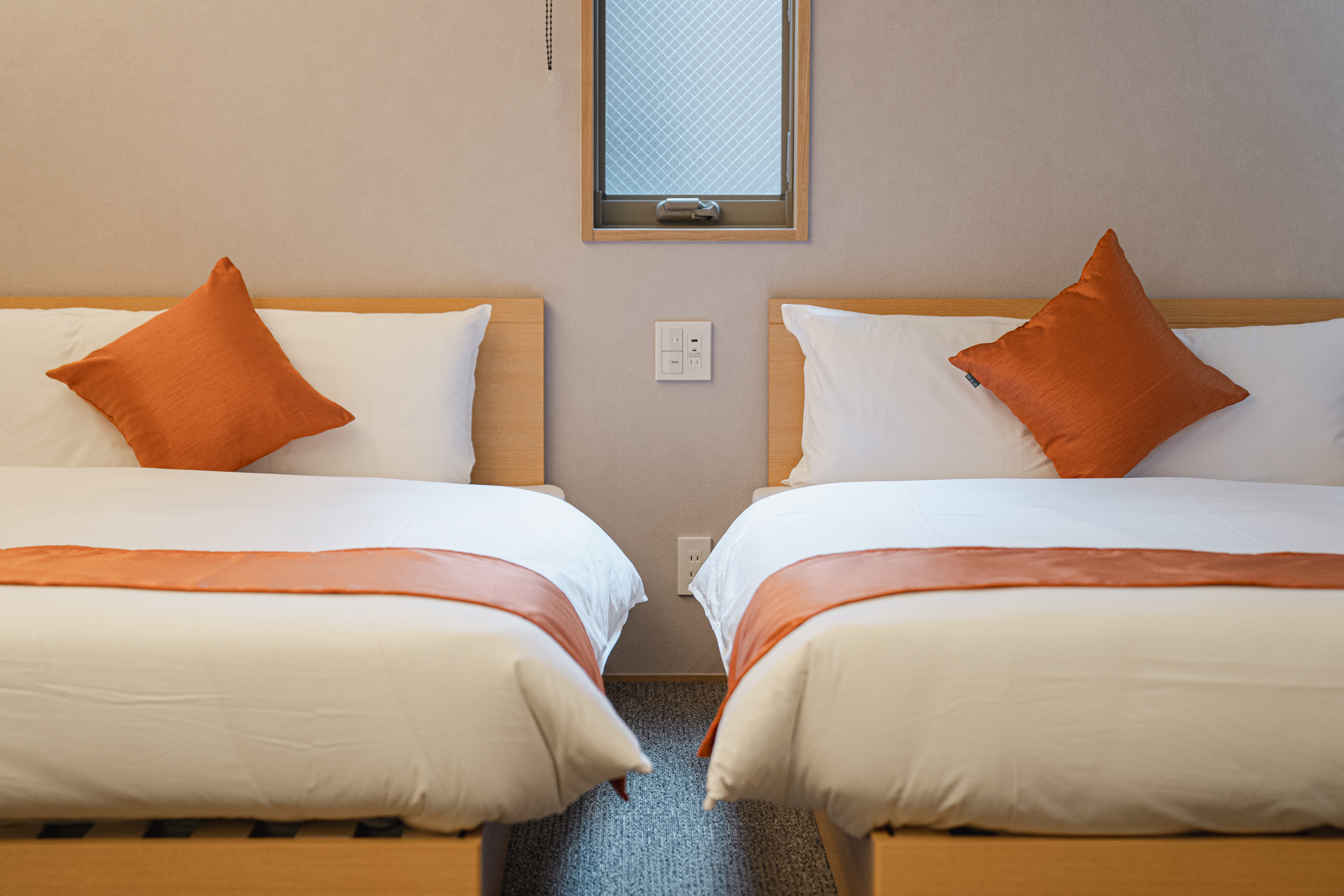 ツインダブル　ベッド