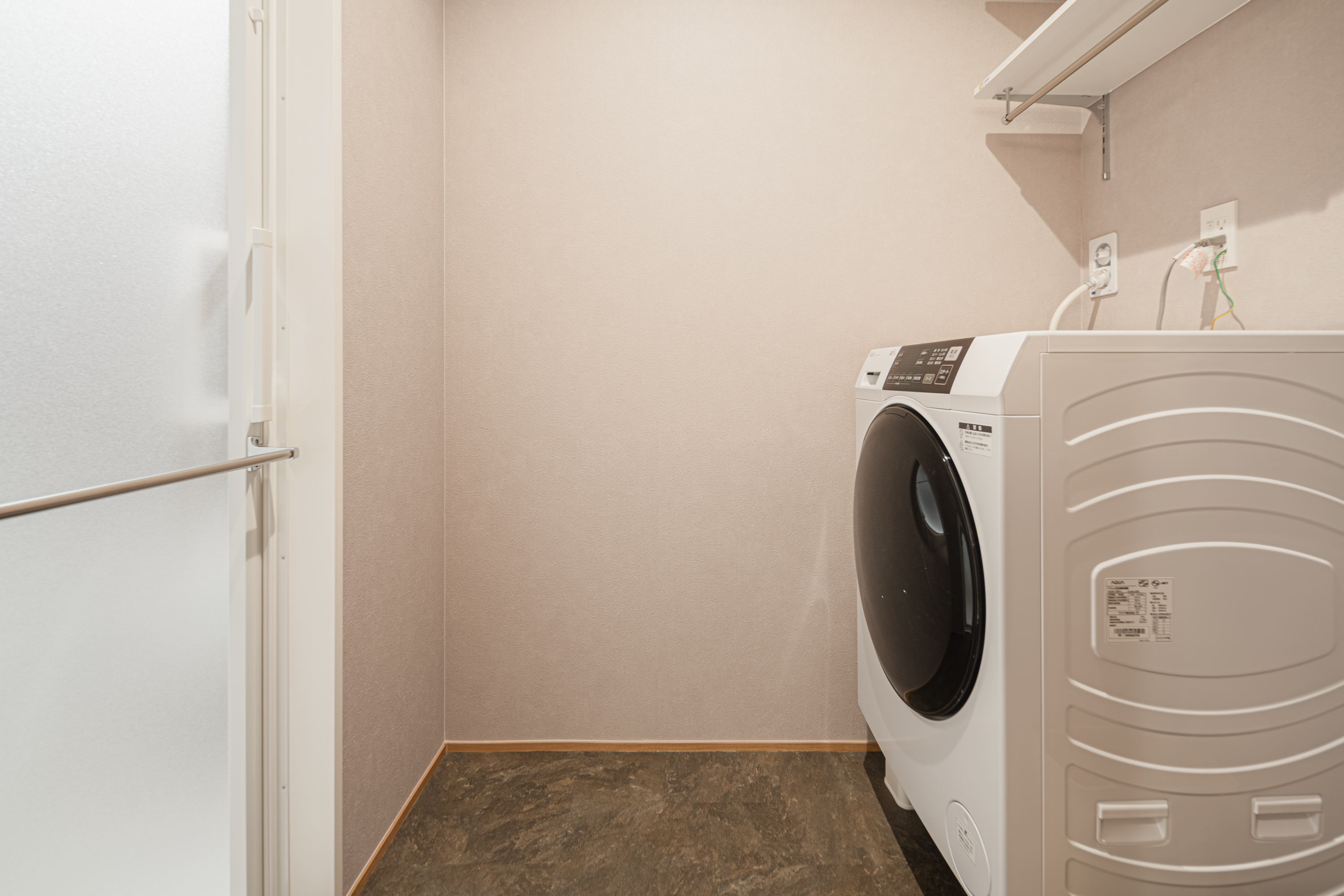 ツインダブル　洗濯室