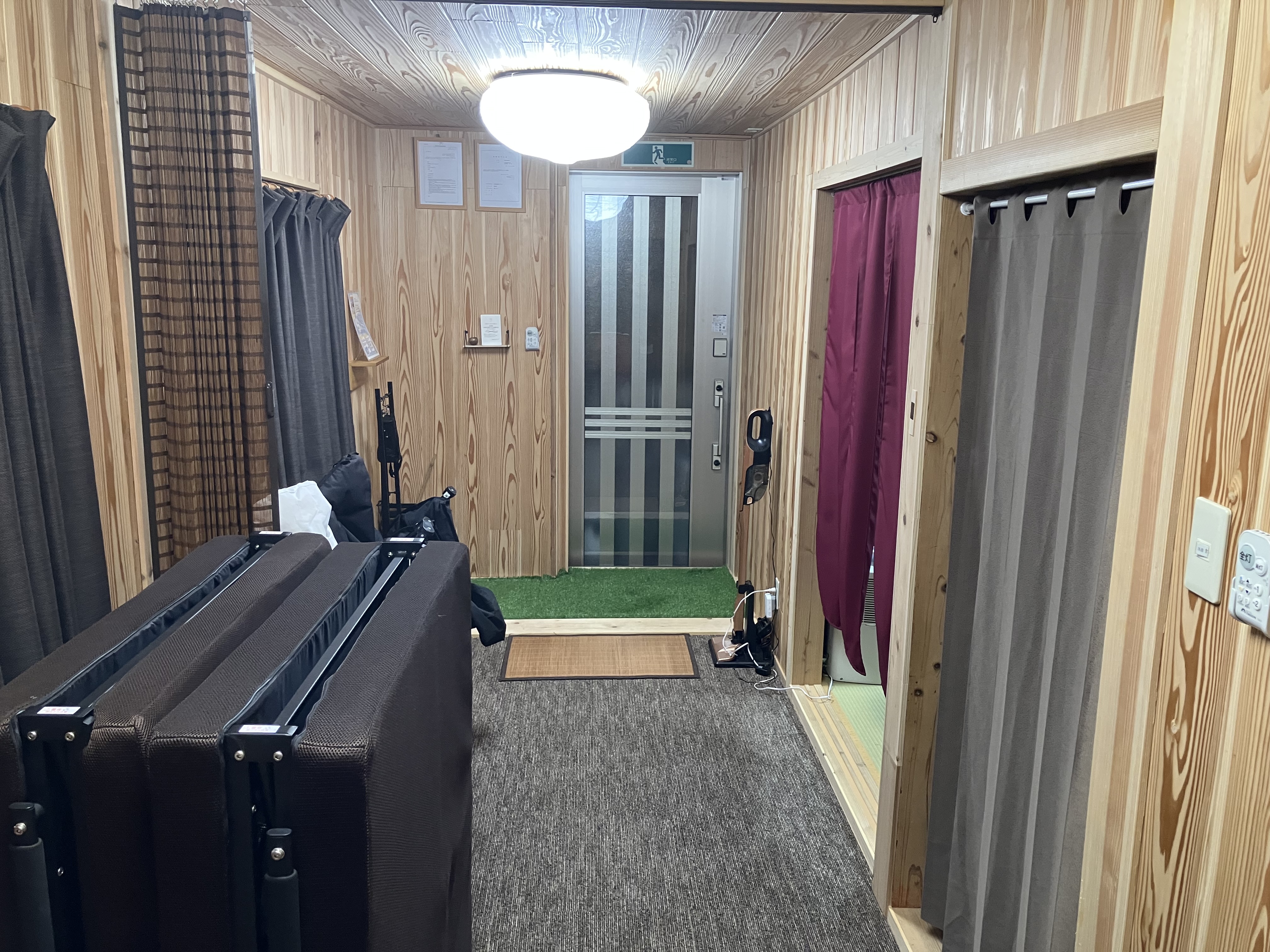 「あかがーらpremium」バスルームから玄関口