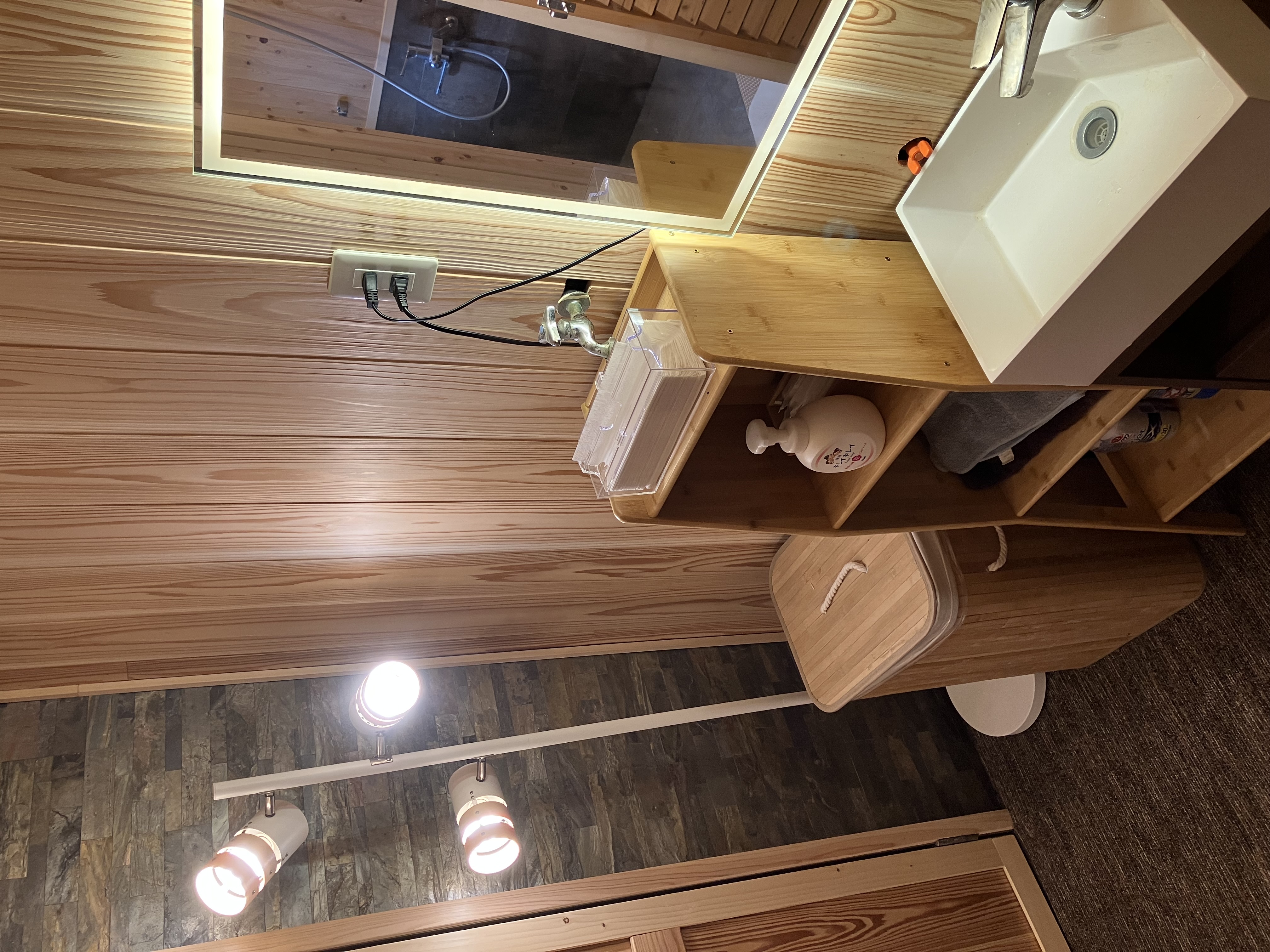 「すらぶやーexcellent」脱衣所兼洗面台