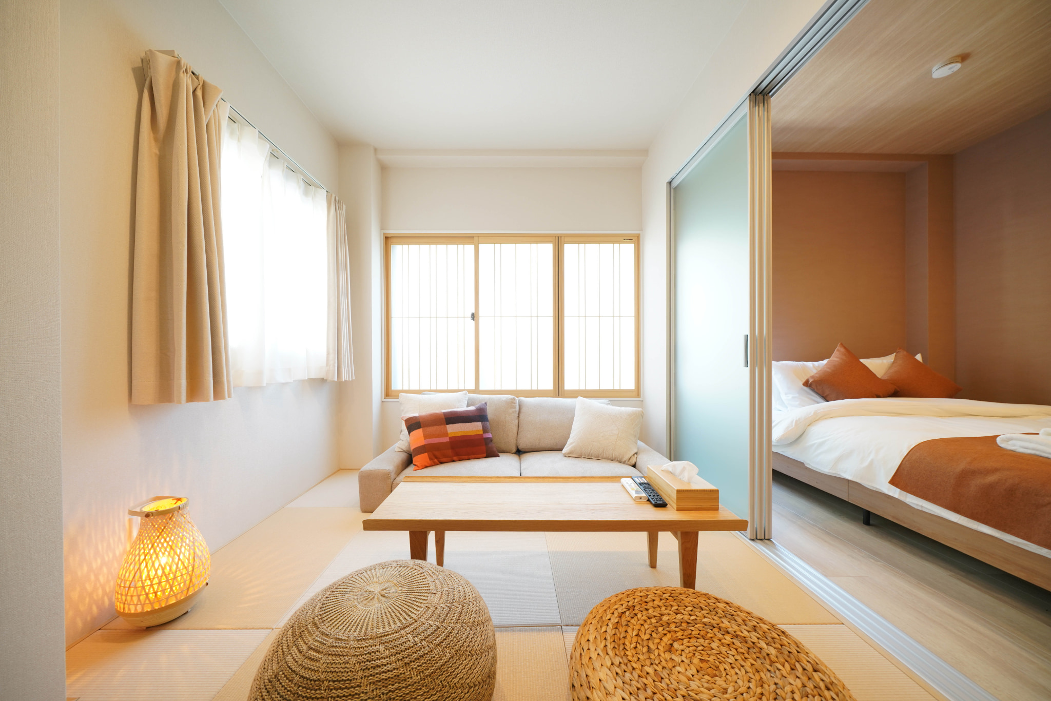 LinksHotel上野　201号室　和室リビング　ベッドルーム