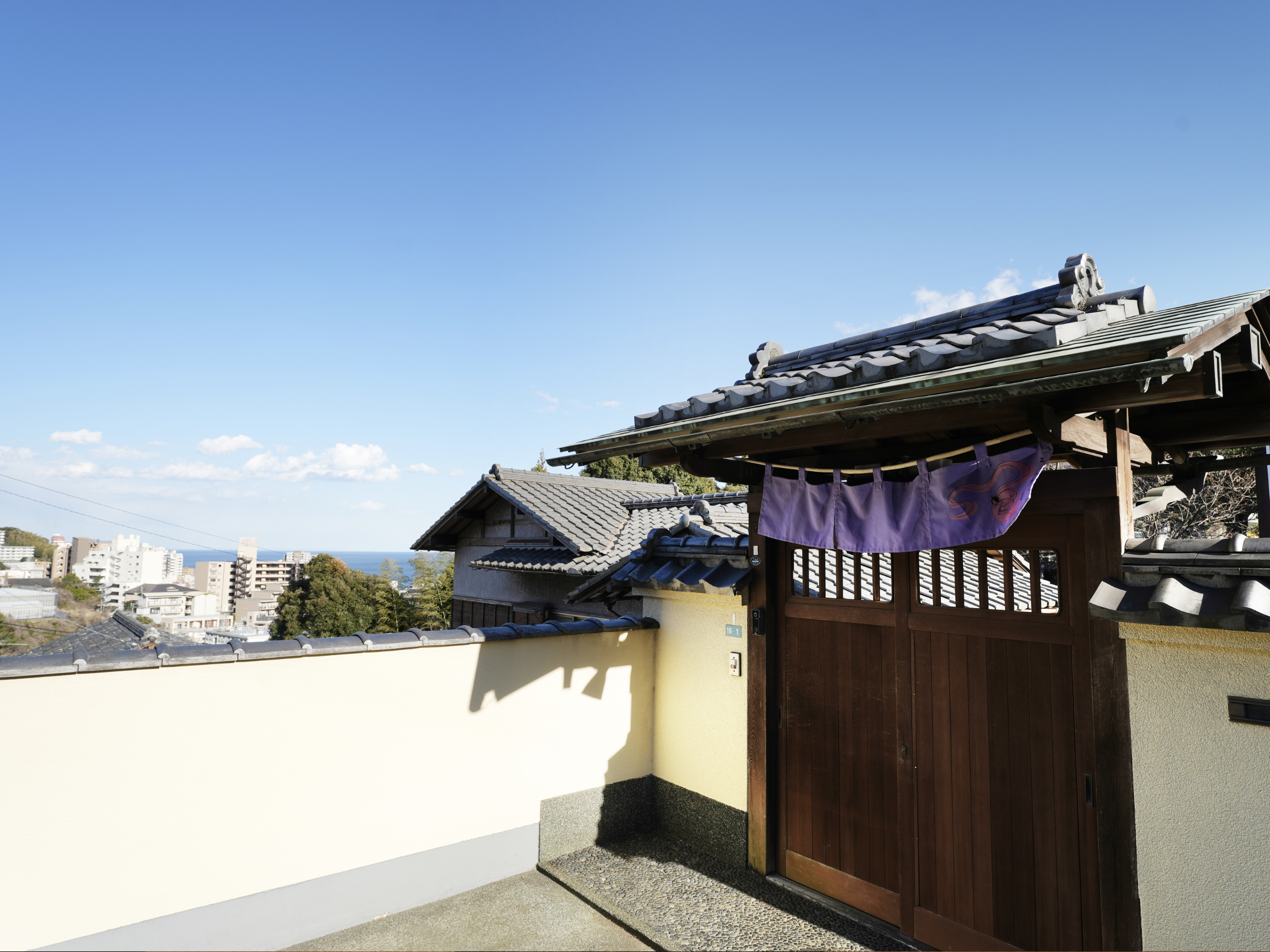 入り口　木戸門