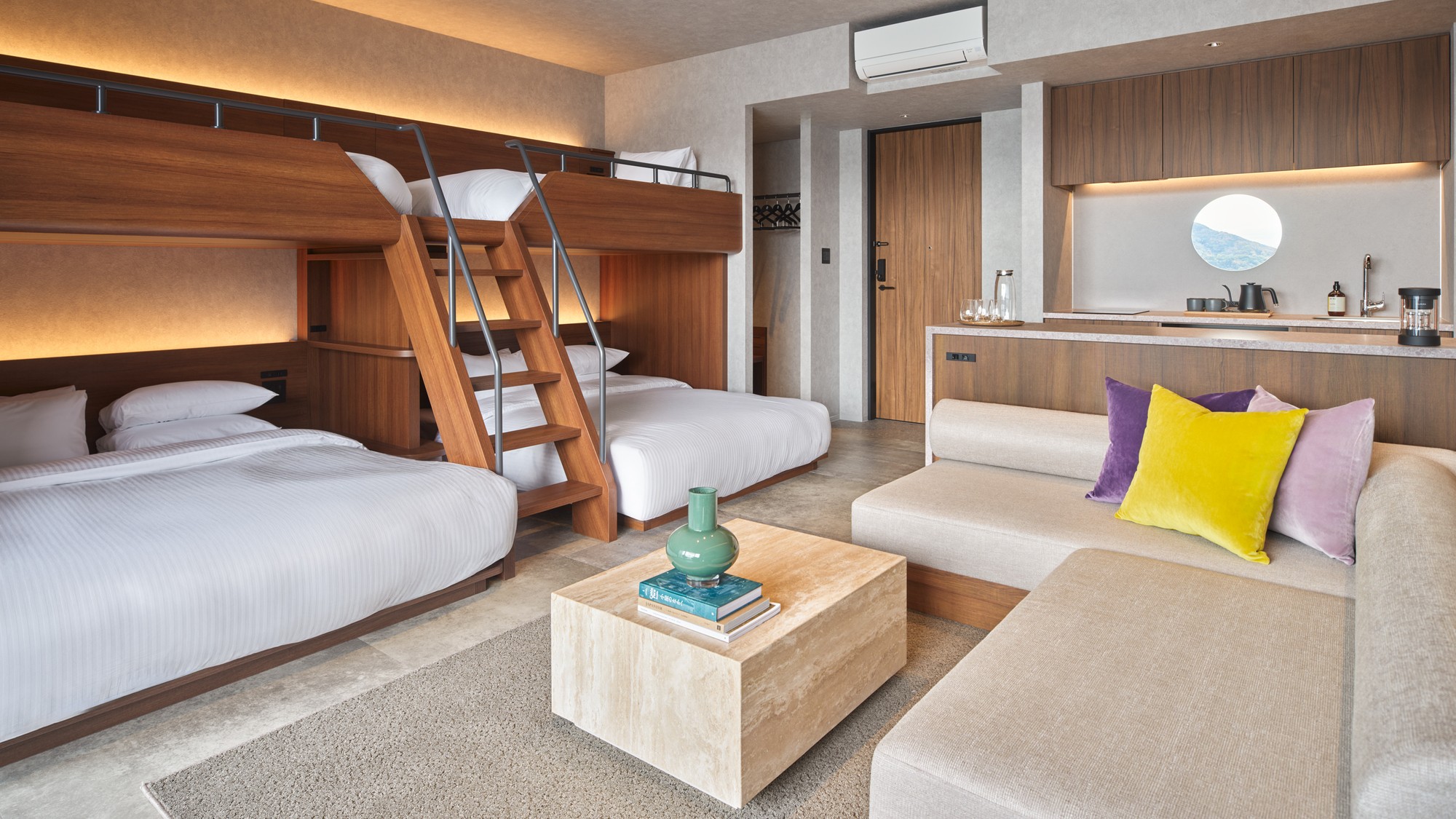 バンクオーシャンビュー（WEST棟）1