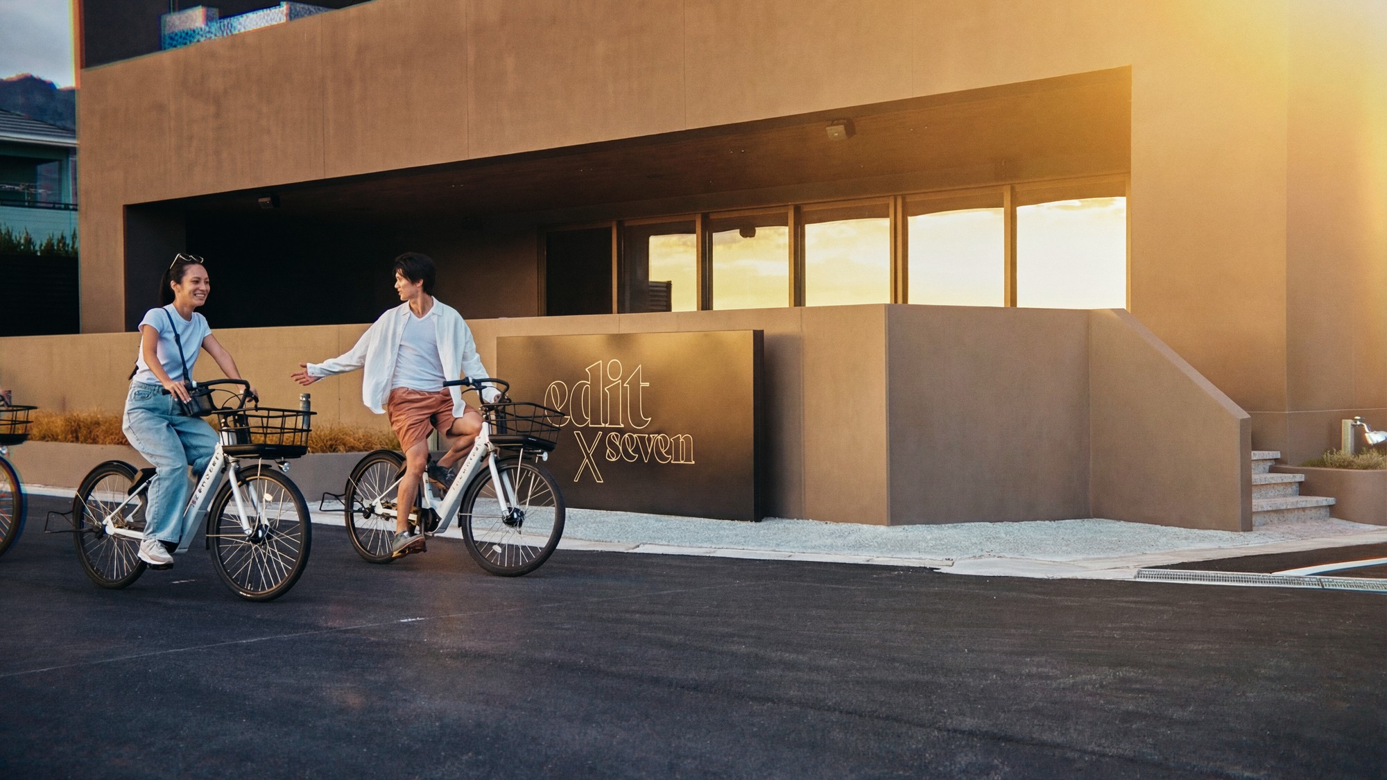 レンタルサイクル　15分200円 / 12時間最大2,000円