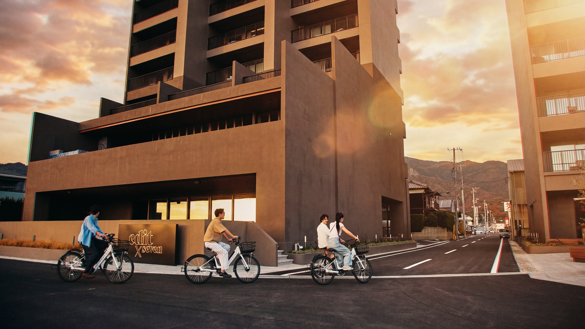 レンタルサイクル　15分200円 / 12時間最大2,000円