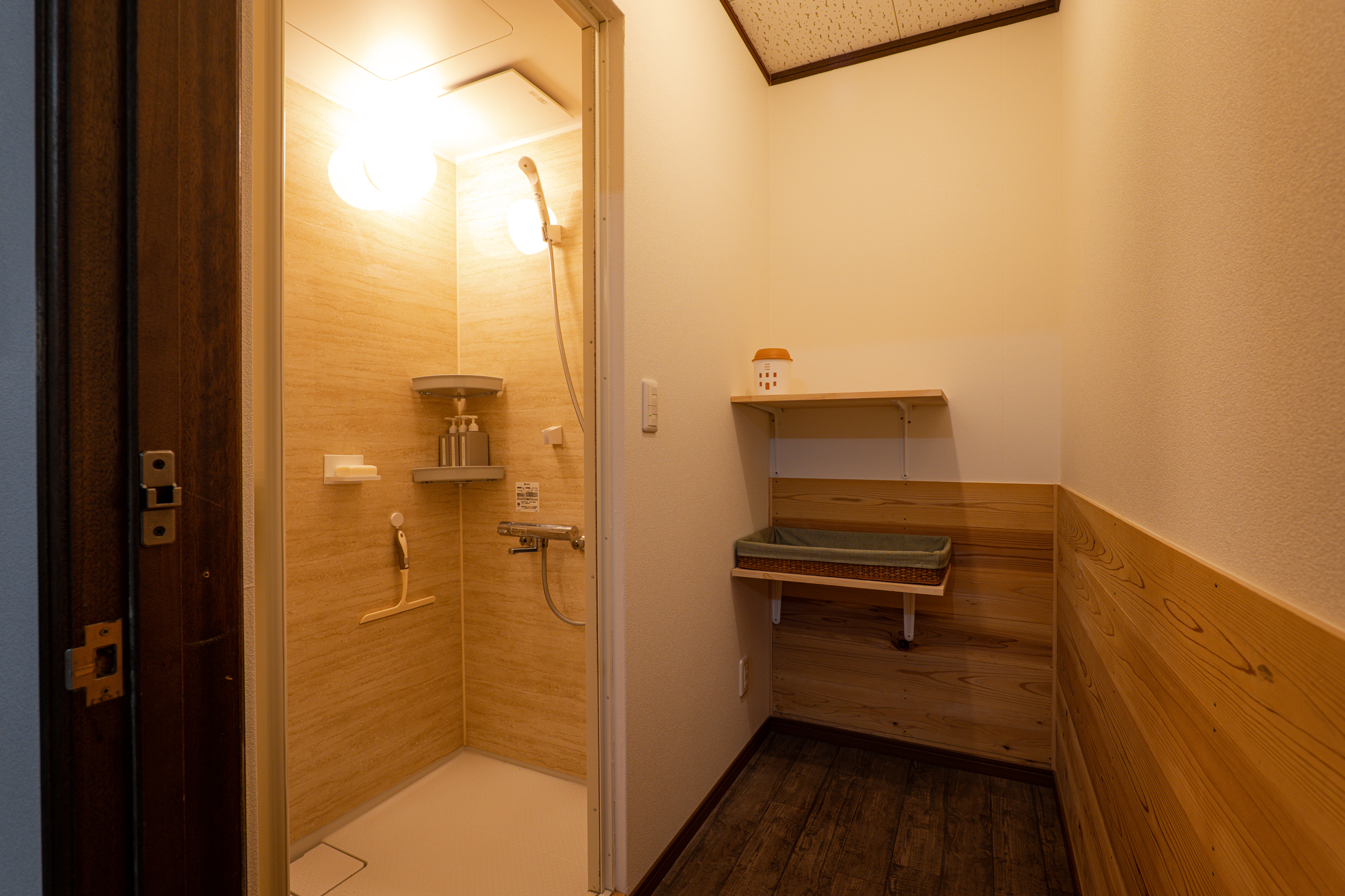 シャワールーム