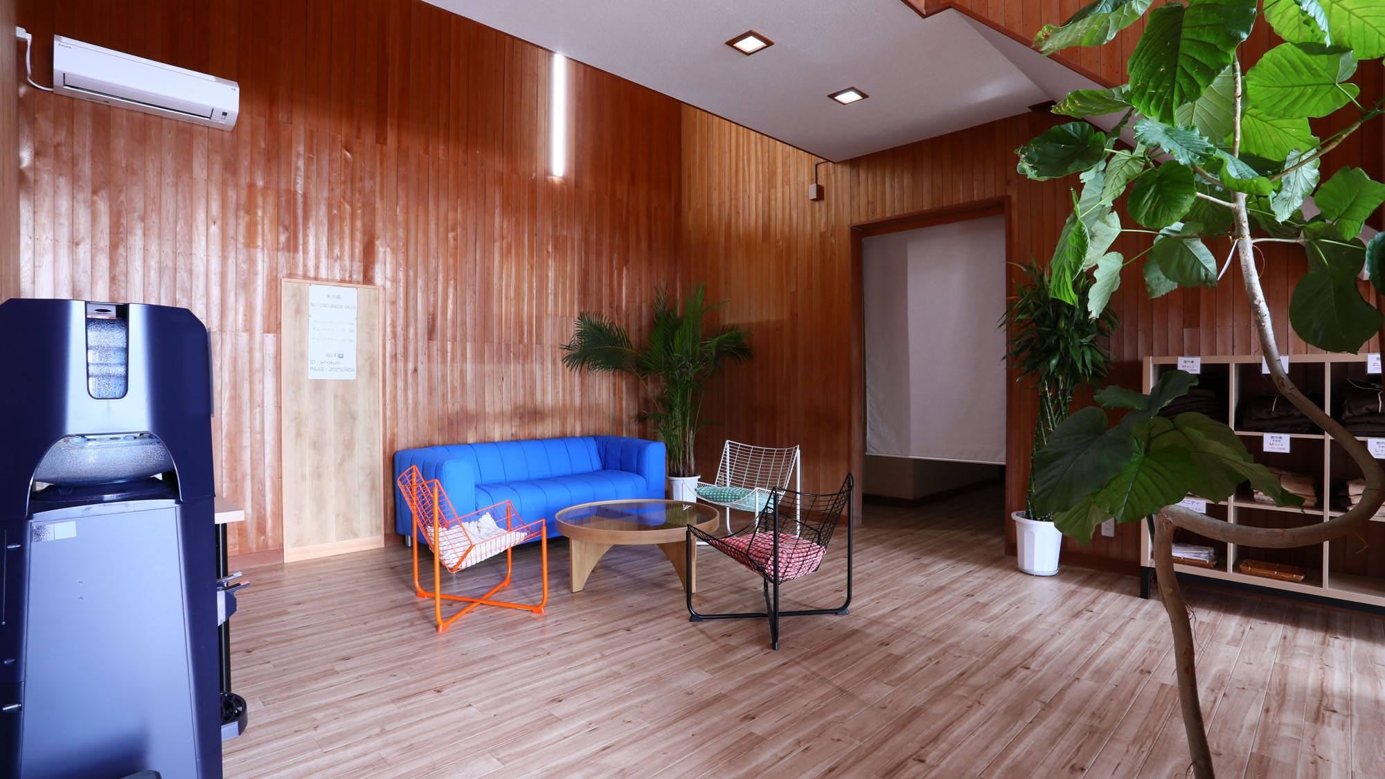 【パブリックスペース】ご自由にお使いください。コーヒーメーカーお茶等が置いてあります。 (2)