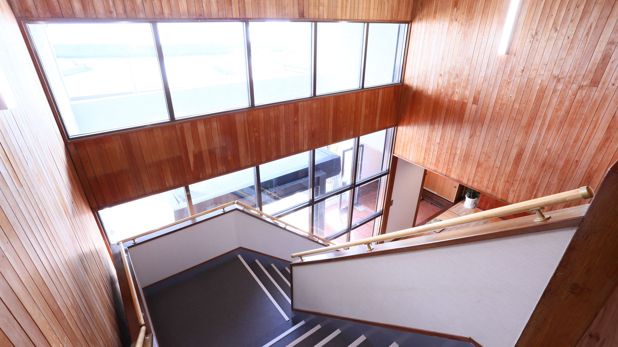 【館内イメージ】 