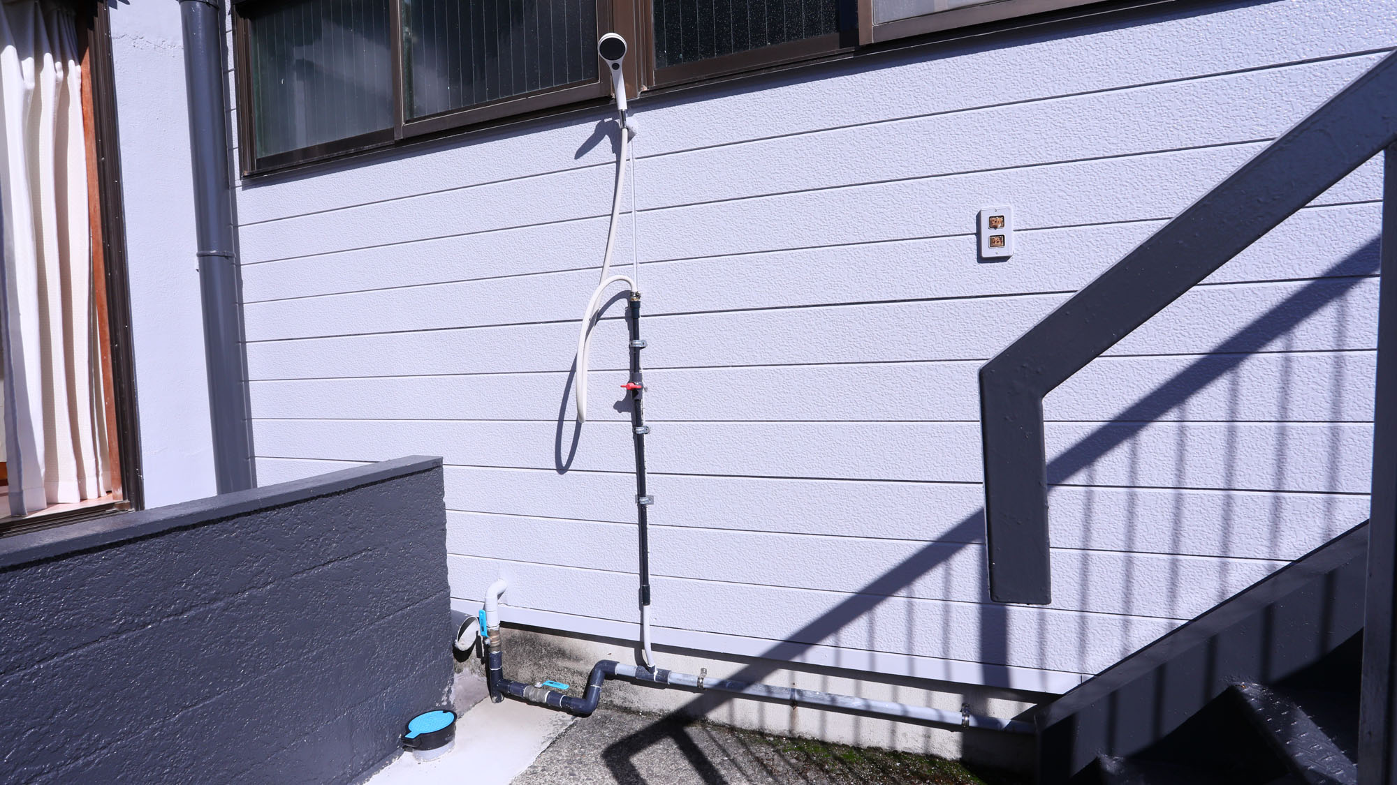 【外シャワー】海水浴後、砂を落とすのにご利用いただけます