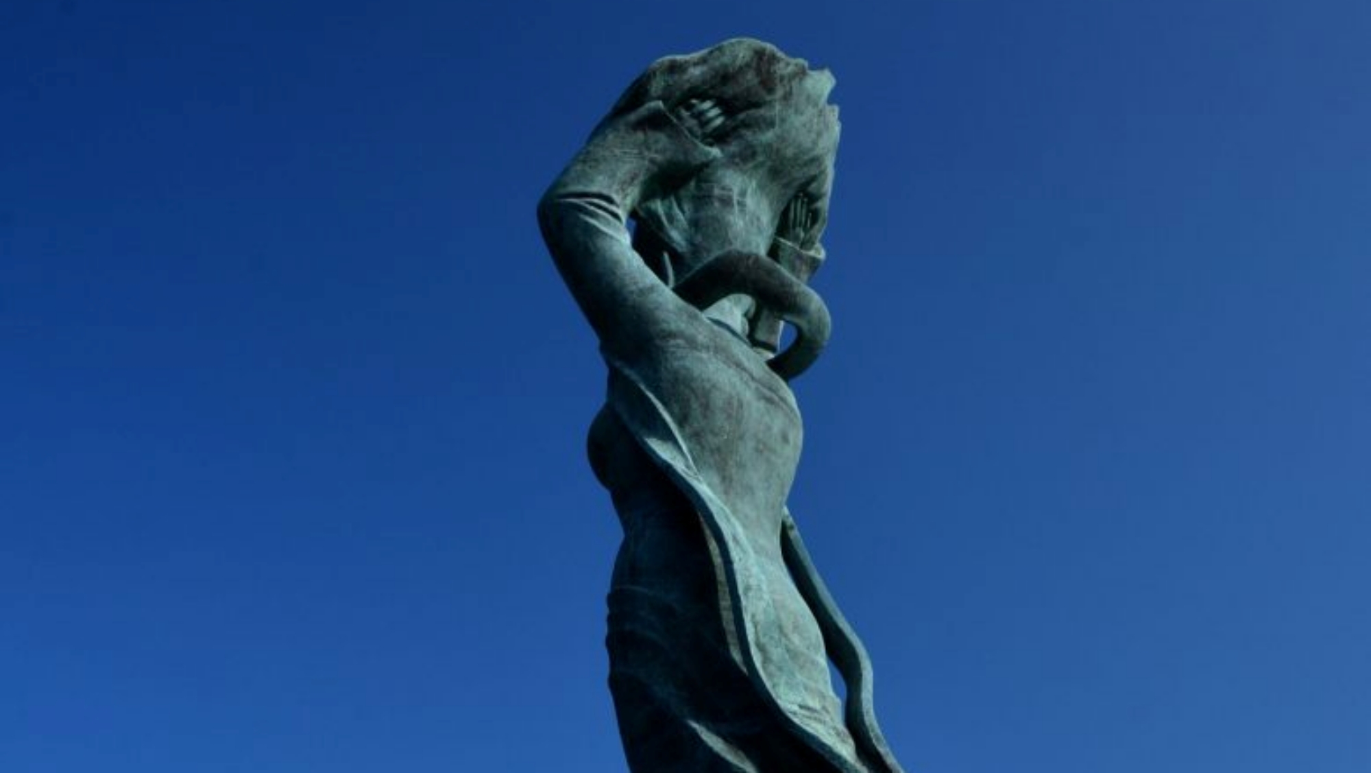 *【彫刻モニュメント】旅の記念に訪れたい撮影スポット