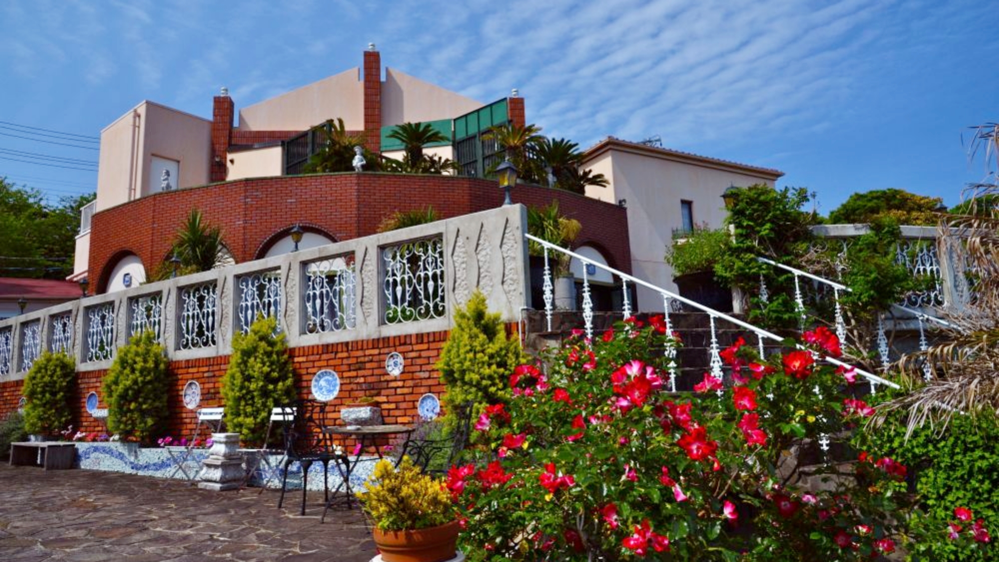 *【中庭】季節の花々に囲まれて心落ち着くひととき