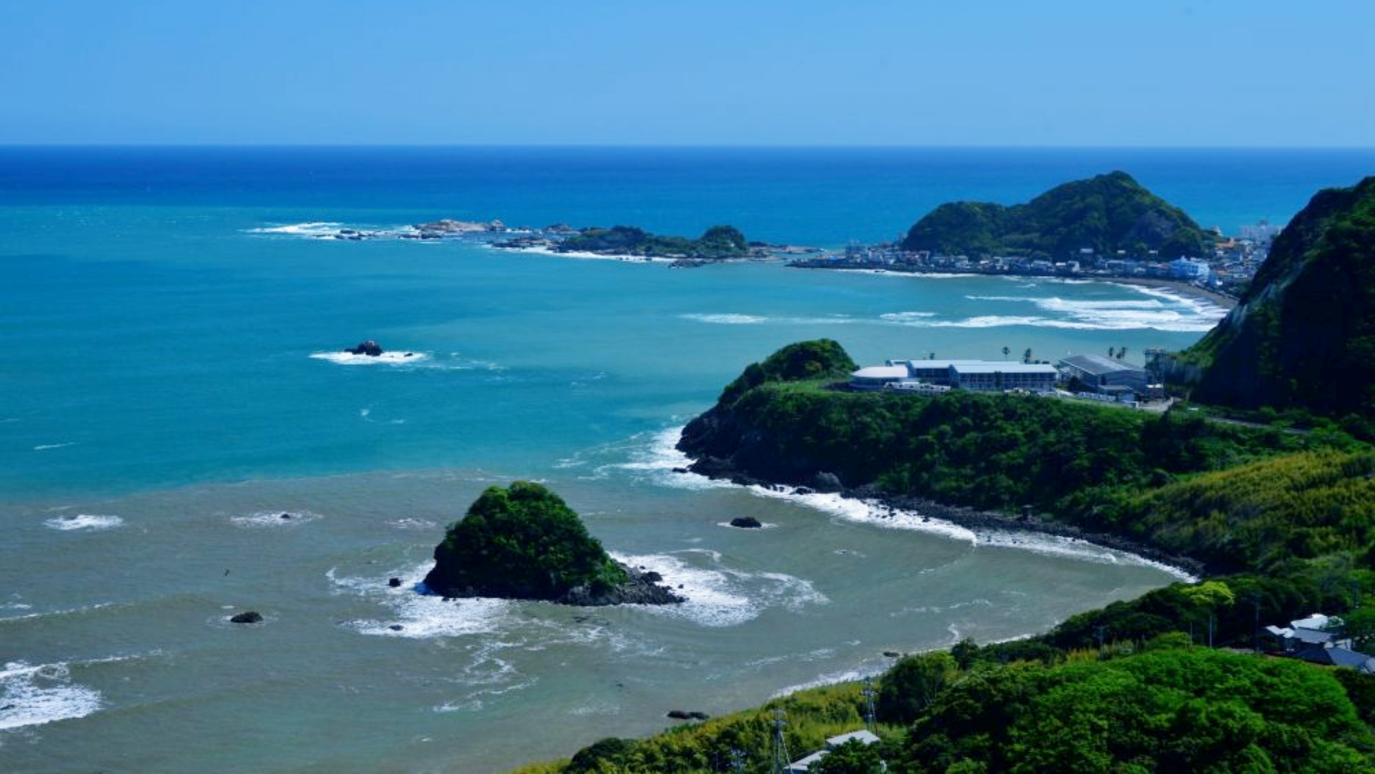 *【岬と入り江（昼）】自然の息吹を感じる絶景スポット