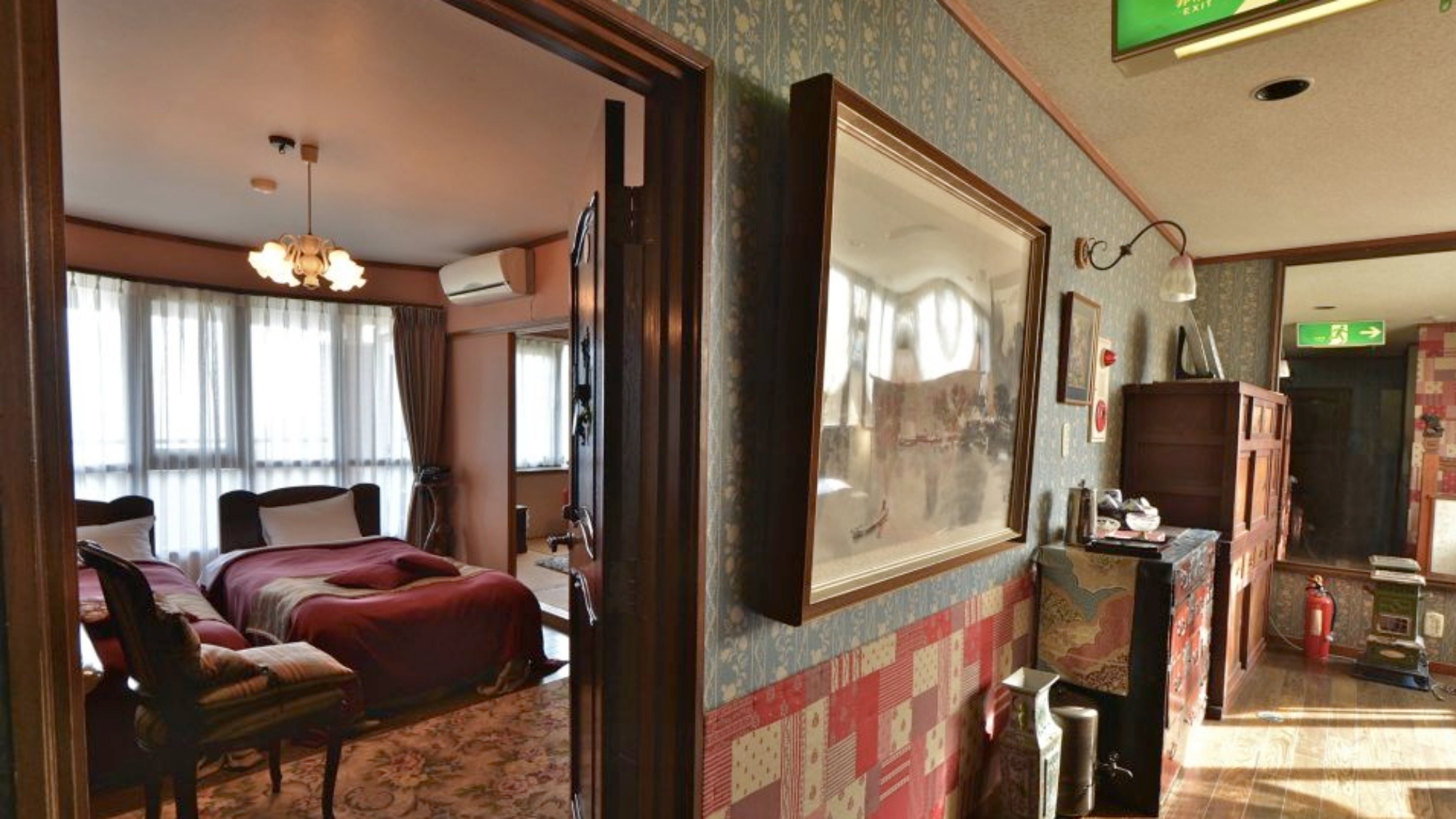 *【ツインルーム】クラシカルな装飾が魅力の落ち着いた客室