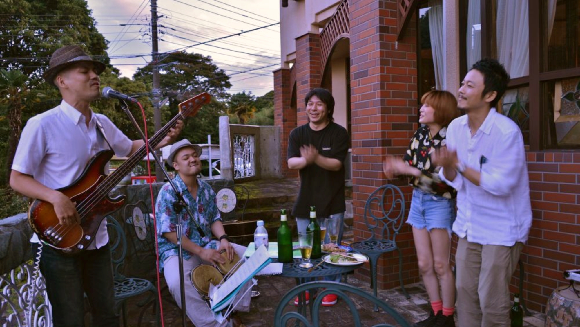 *【テラスライブ】青空の下で楽しむ開放的なライブ演奏