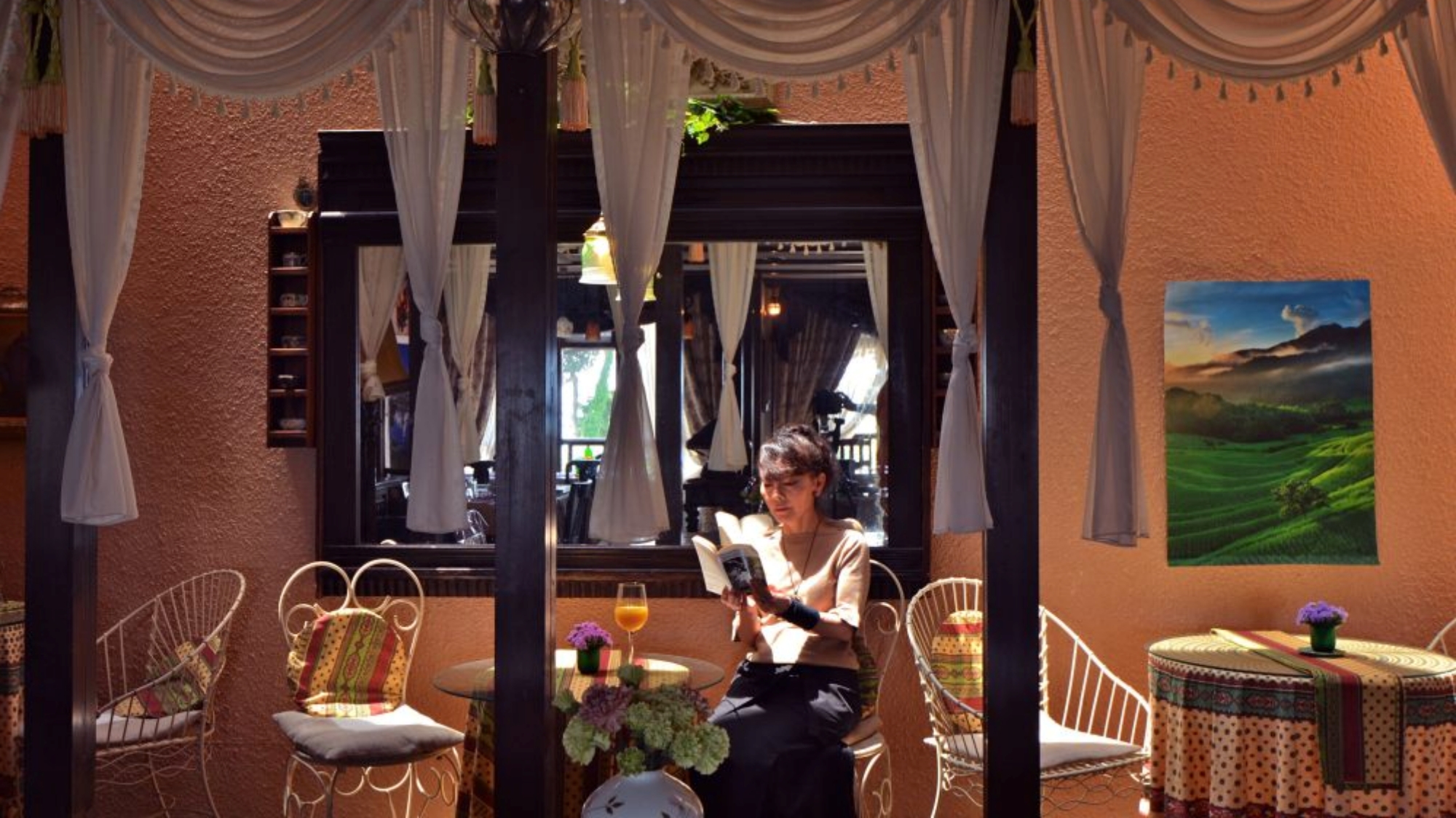 *【テラス席】読書とドリンクで至福のひとときを