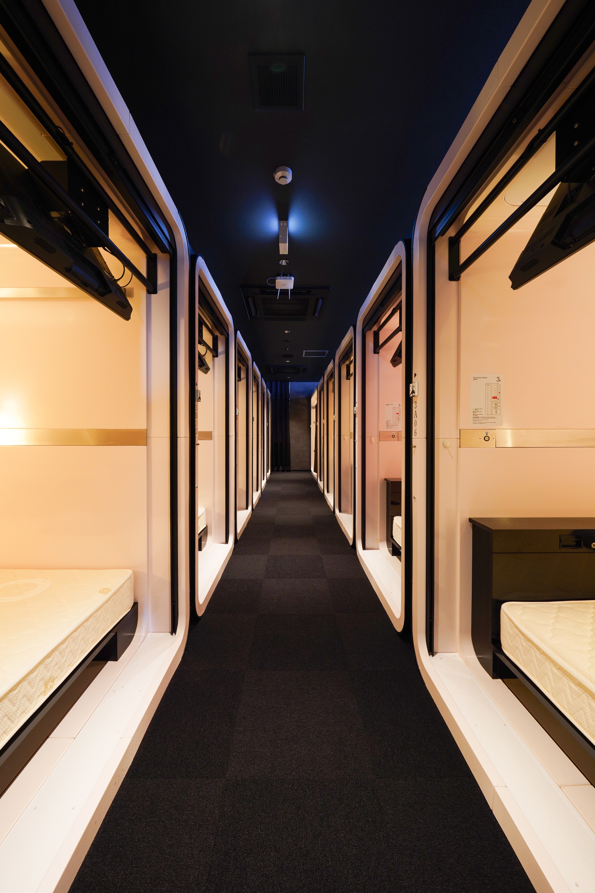 ビジネスクラスフロア001