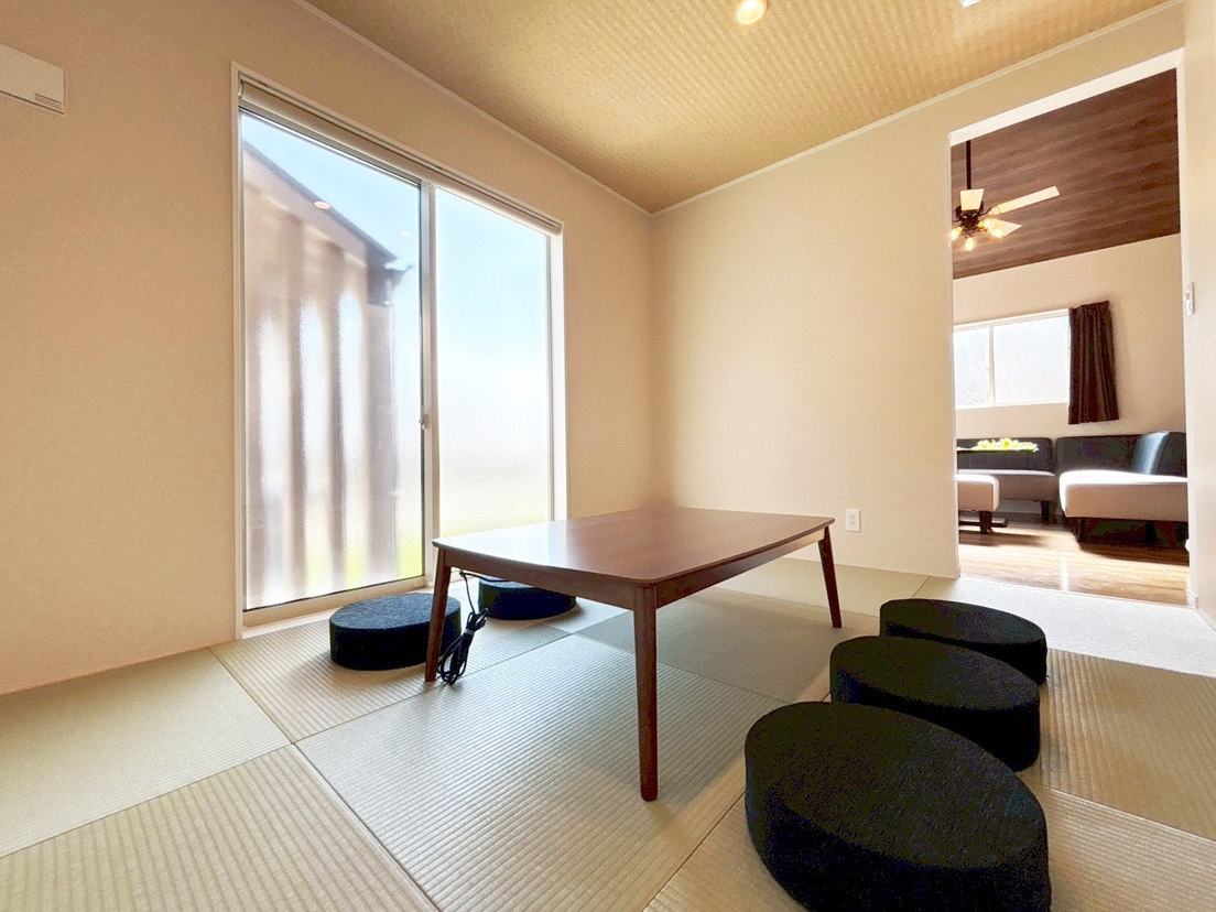 〈ペット可〉〈EV充電可〉令和7年12月オープン・愛犬と泊まれるドッグラン付1棟貸切新築別荘・BBQ