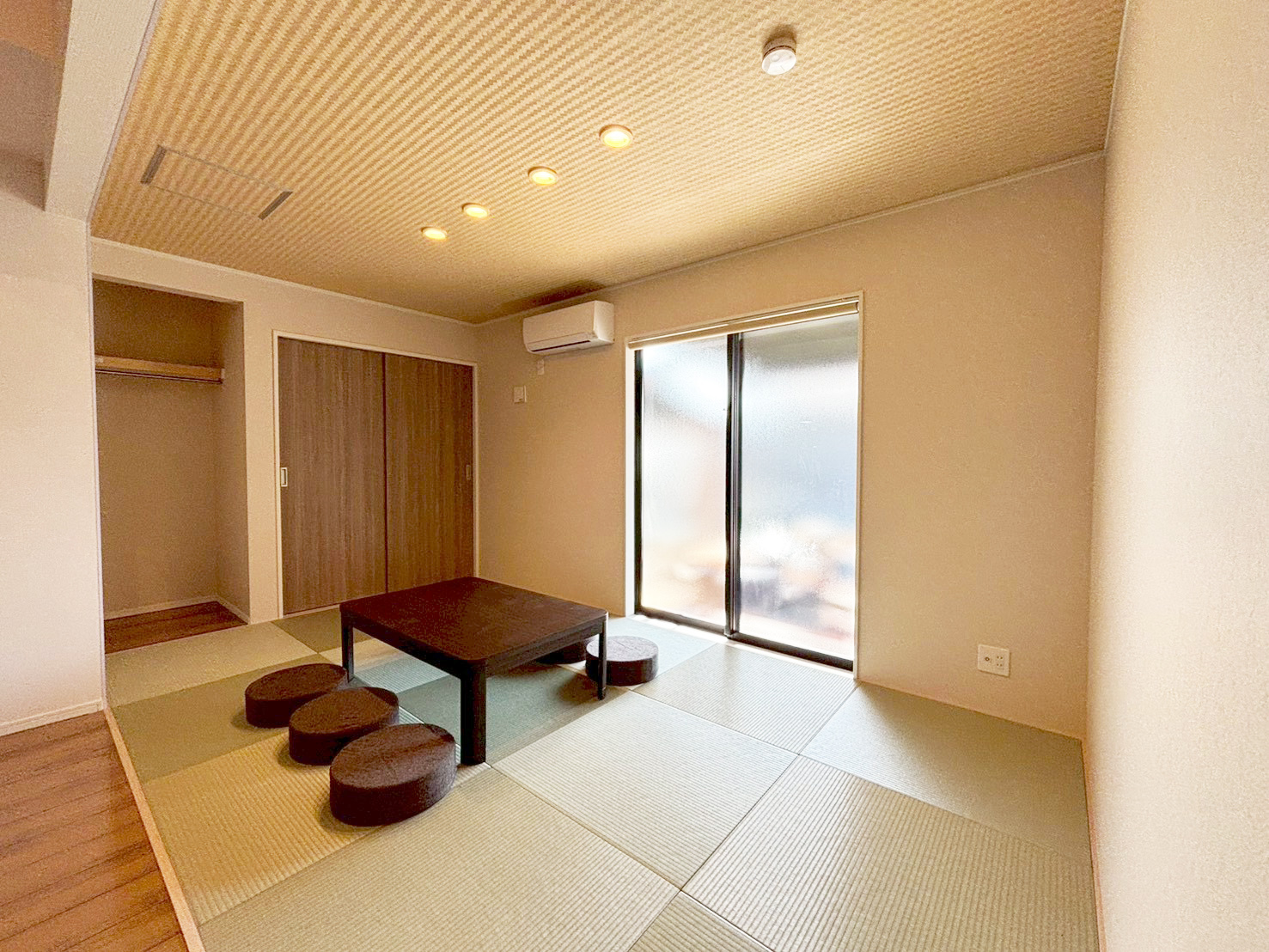畳敷きでゆったりおくつろぎください