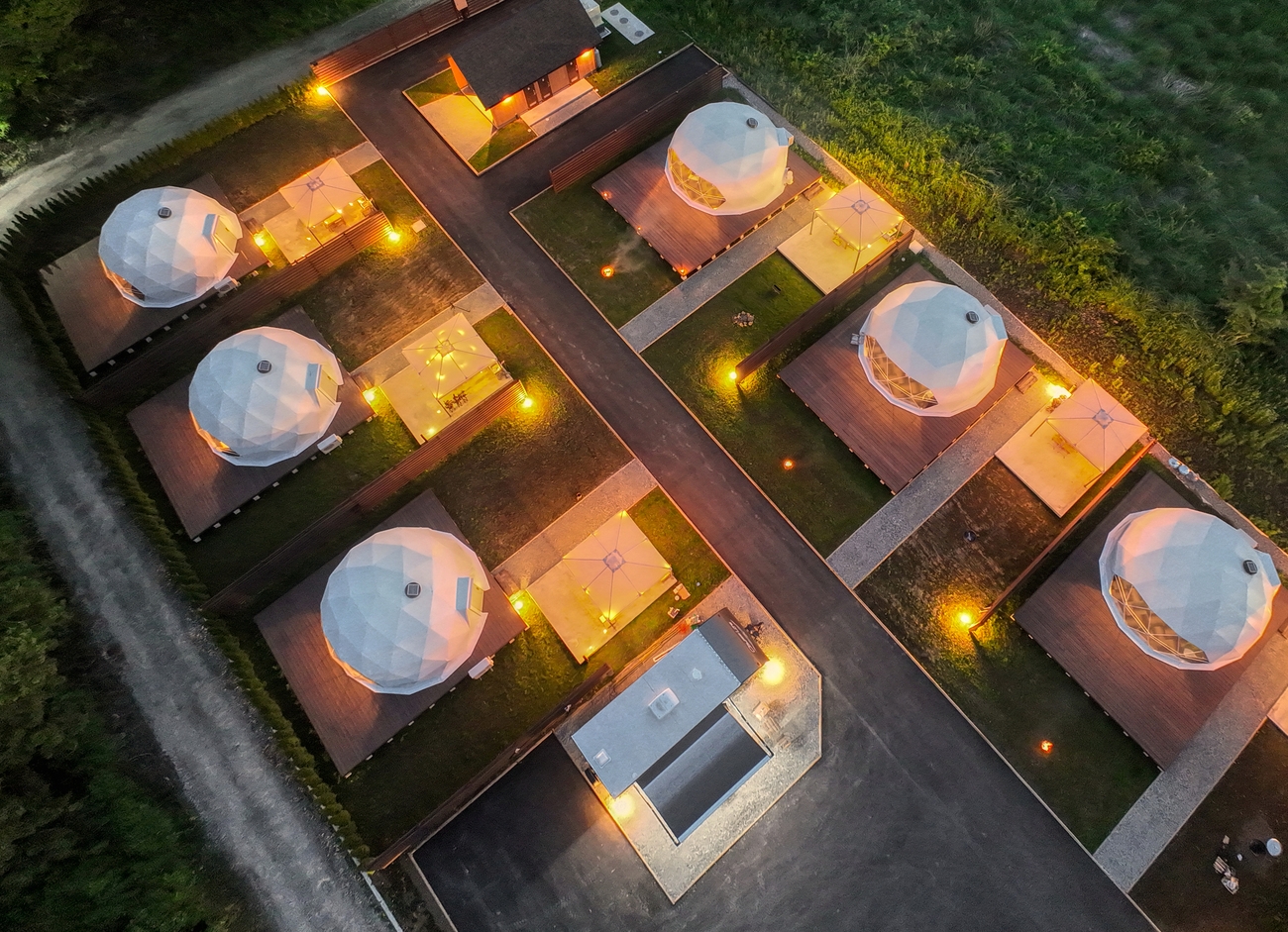 Ｇｌａｍｐｉｎｇ　Ｒｅｓｏｒｔ　Ｖａｒｉｅ