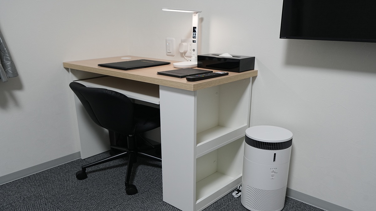 デスク、加湿空気清浄機