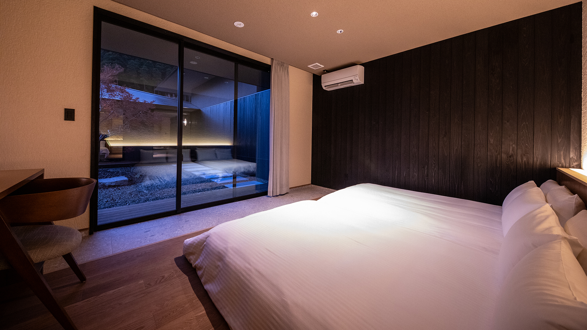 MODA 05. 間接照明の光が、夜の時間をやさしく包む