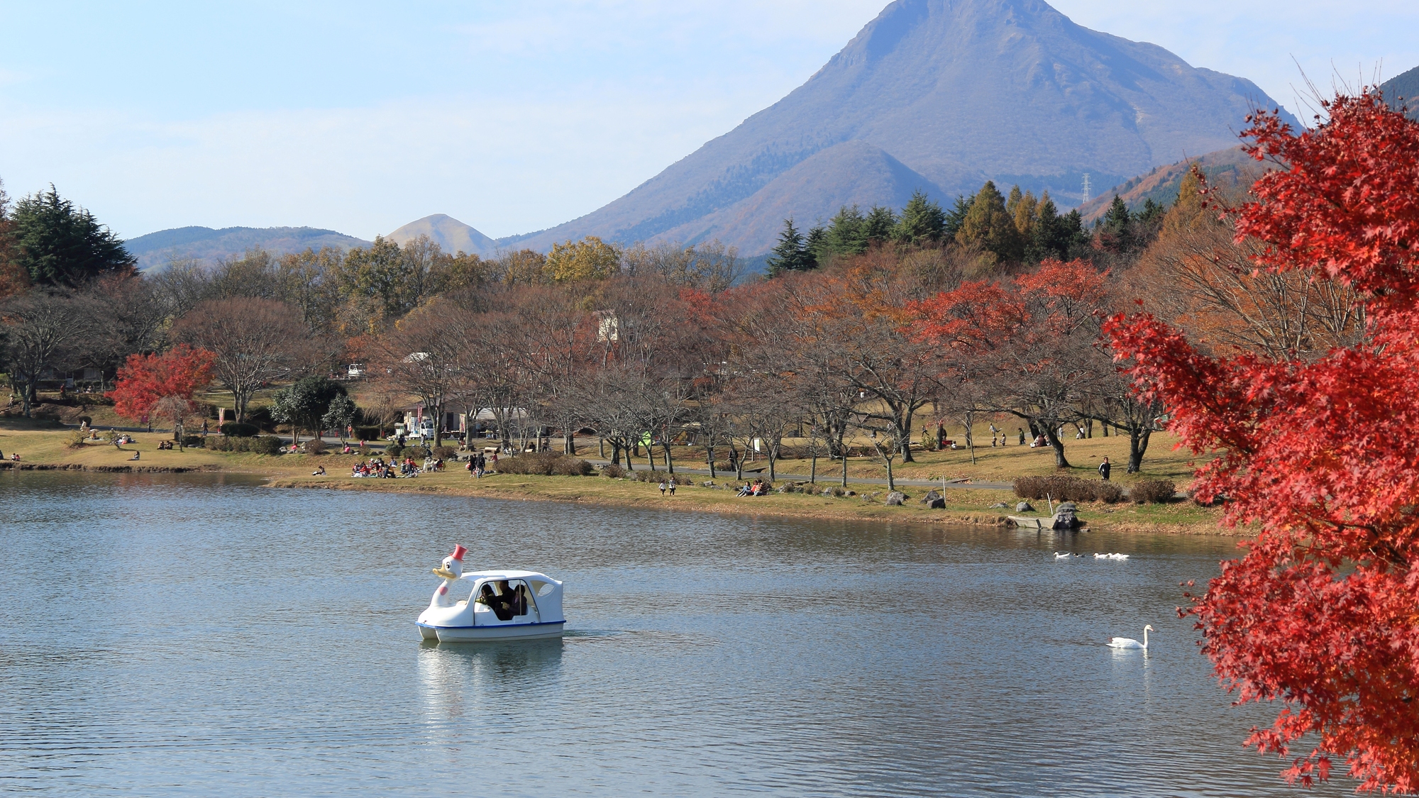 【志高湖】当館より車で25分
