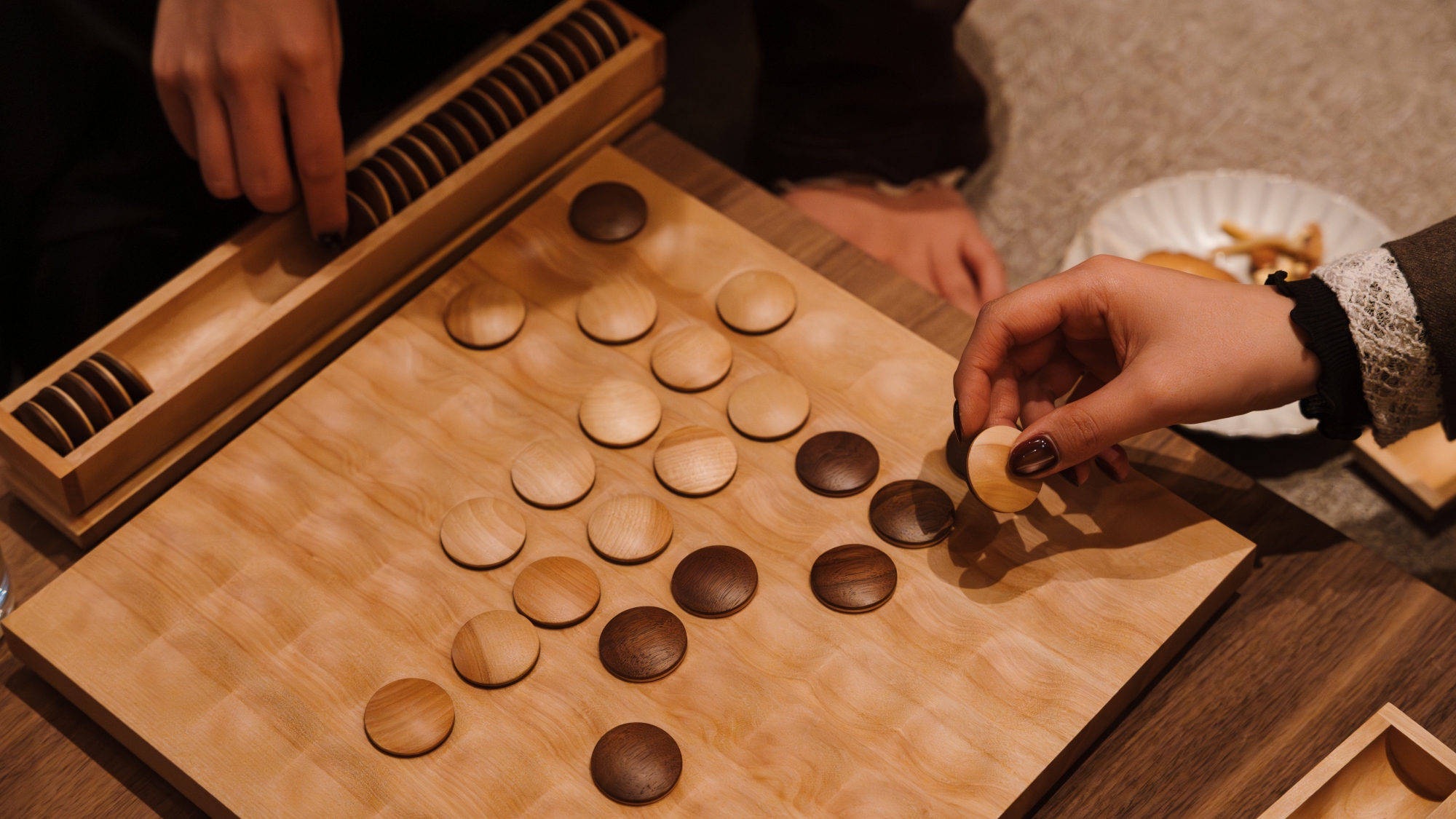 Image.言葉より先に、指が語る。