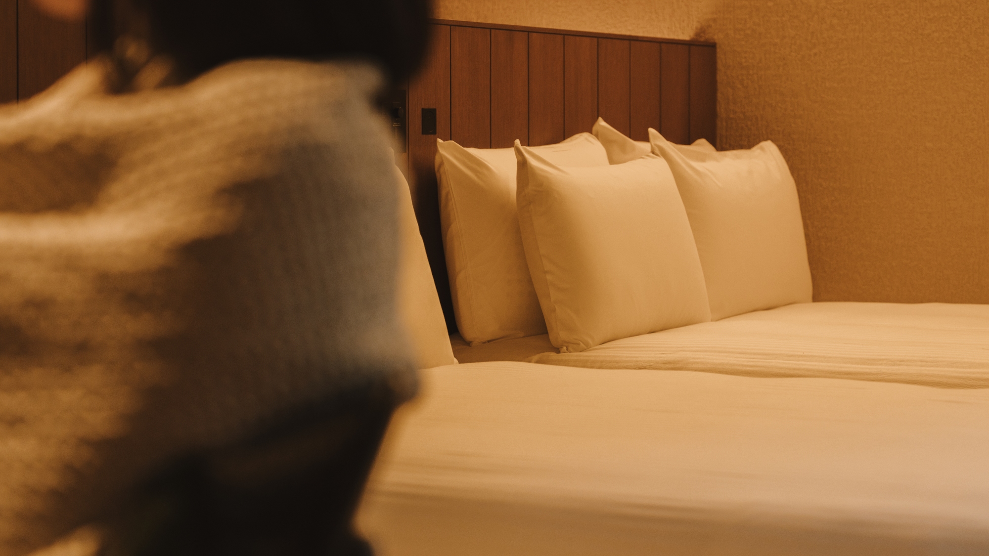 Image.白いシーツの向こうに、今日が溶けていく。