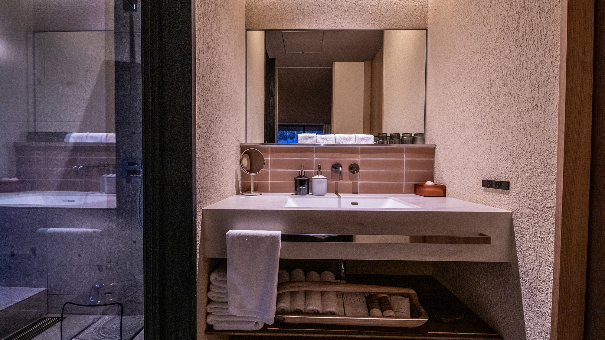 MODA 03. 水の流れまで心地よく感じられる、丁寧な設え