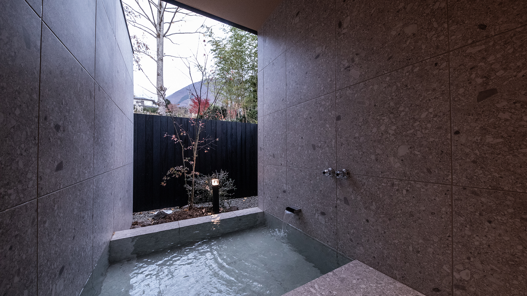 MODA 01. / MODA 02. 露天ならではの開放感と寛ぎ