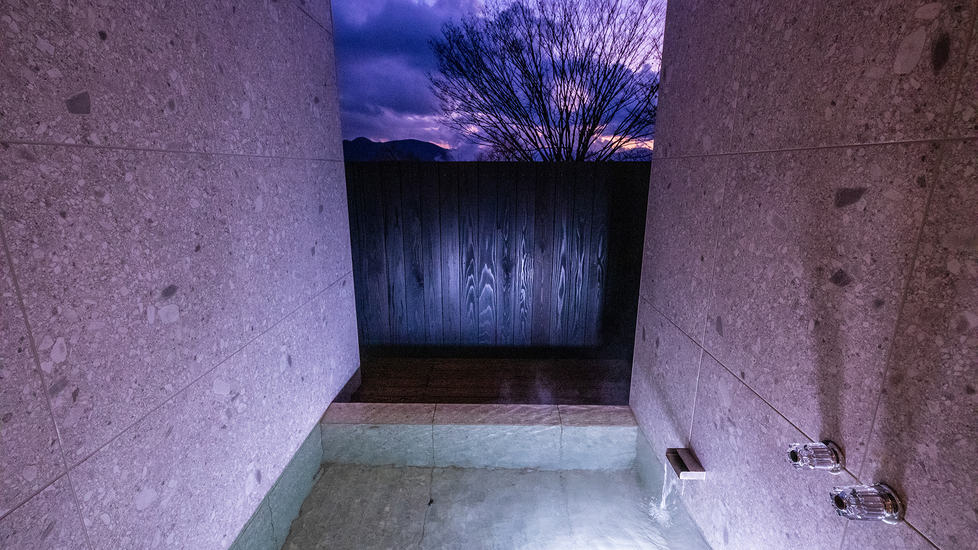 MODA 08. 細部まで計算された設えが、湯の時間を上質にする