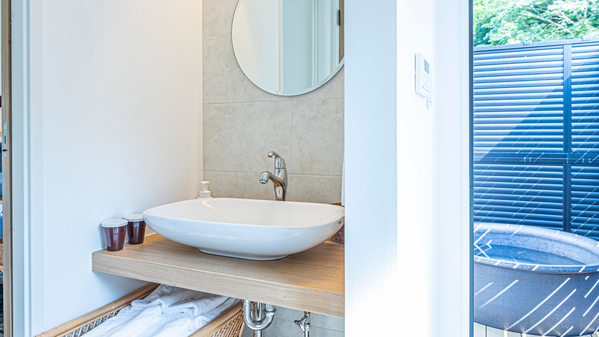 【トレーラーハウス】和の趣を感じる、落ち着いた洗面スペース