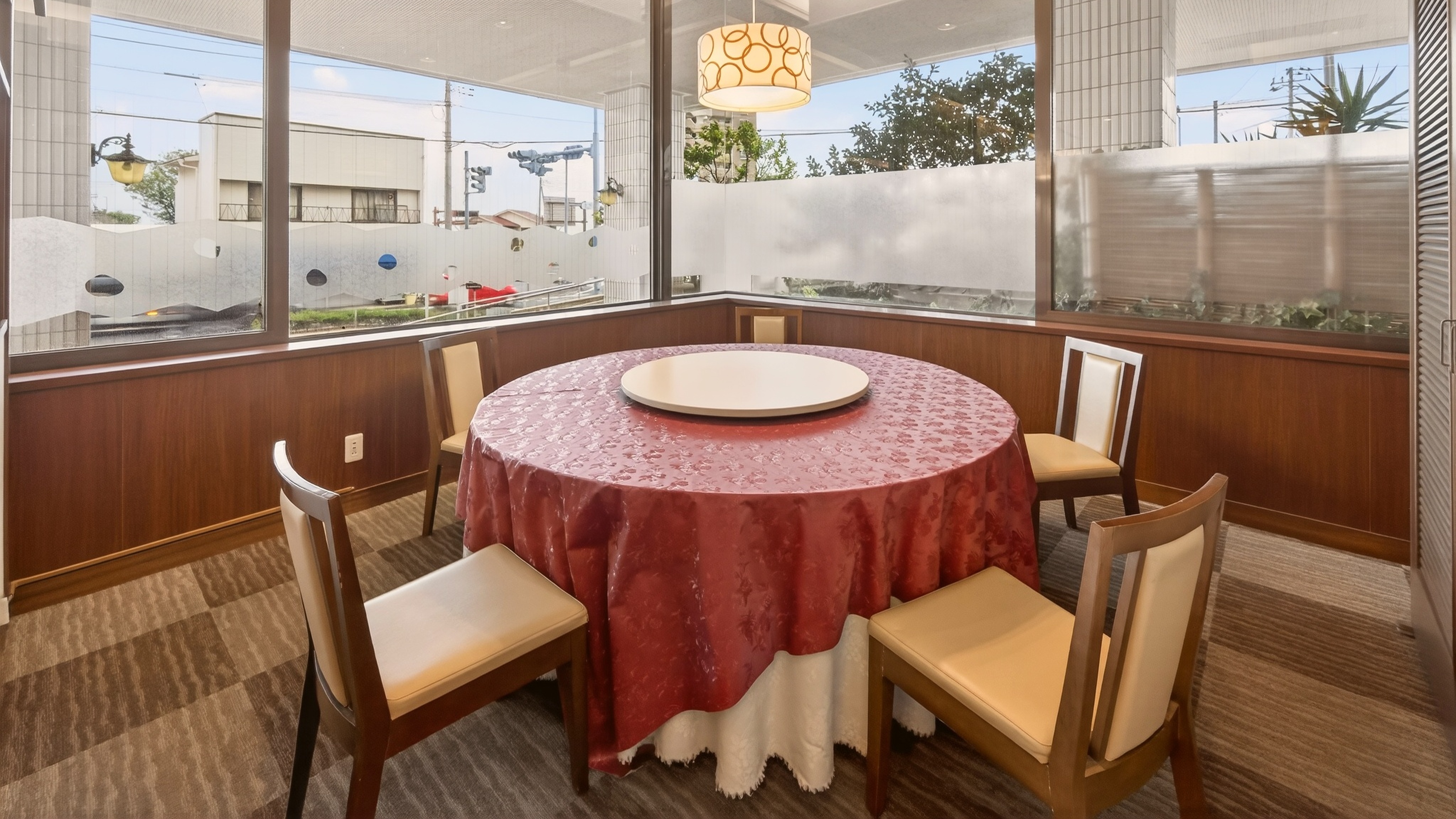 「Hitachi Dining」上質なひとときが流れる、大人のダイニング。