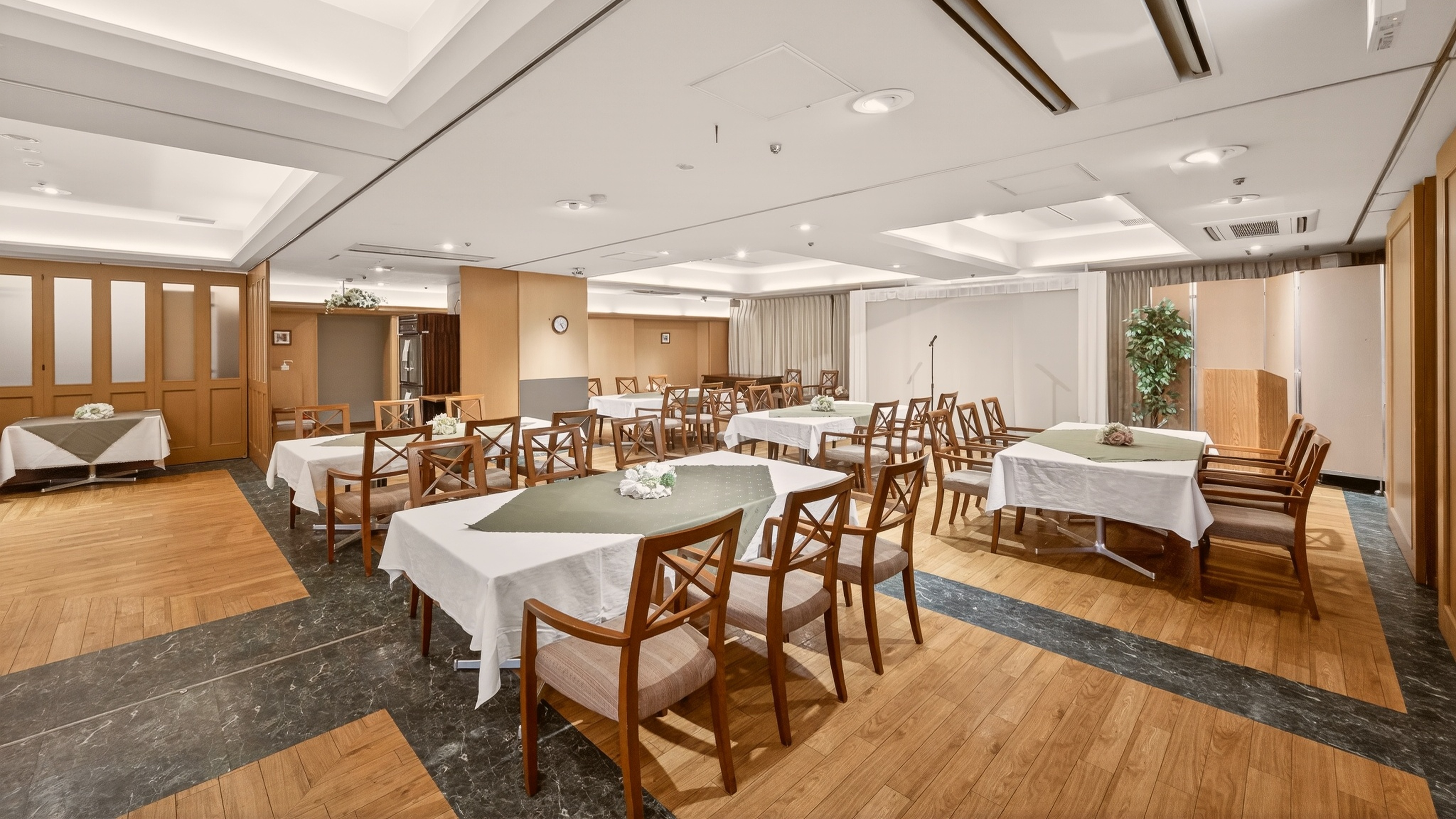 「Hitachi Dining」