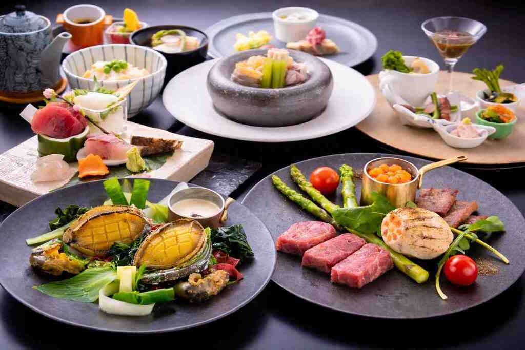 プレミアム会席のダブルメインプラン（1泊2食付、温泉宿）【常陸牛も鮑も両方のご用意！】