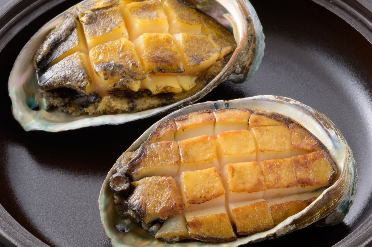 少量会席 贅沢仕立てプラン（1泊2食付、温泉宿）【あわびの蒸し焼き付き｜満足度の高い新定番】