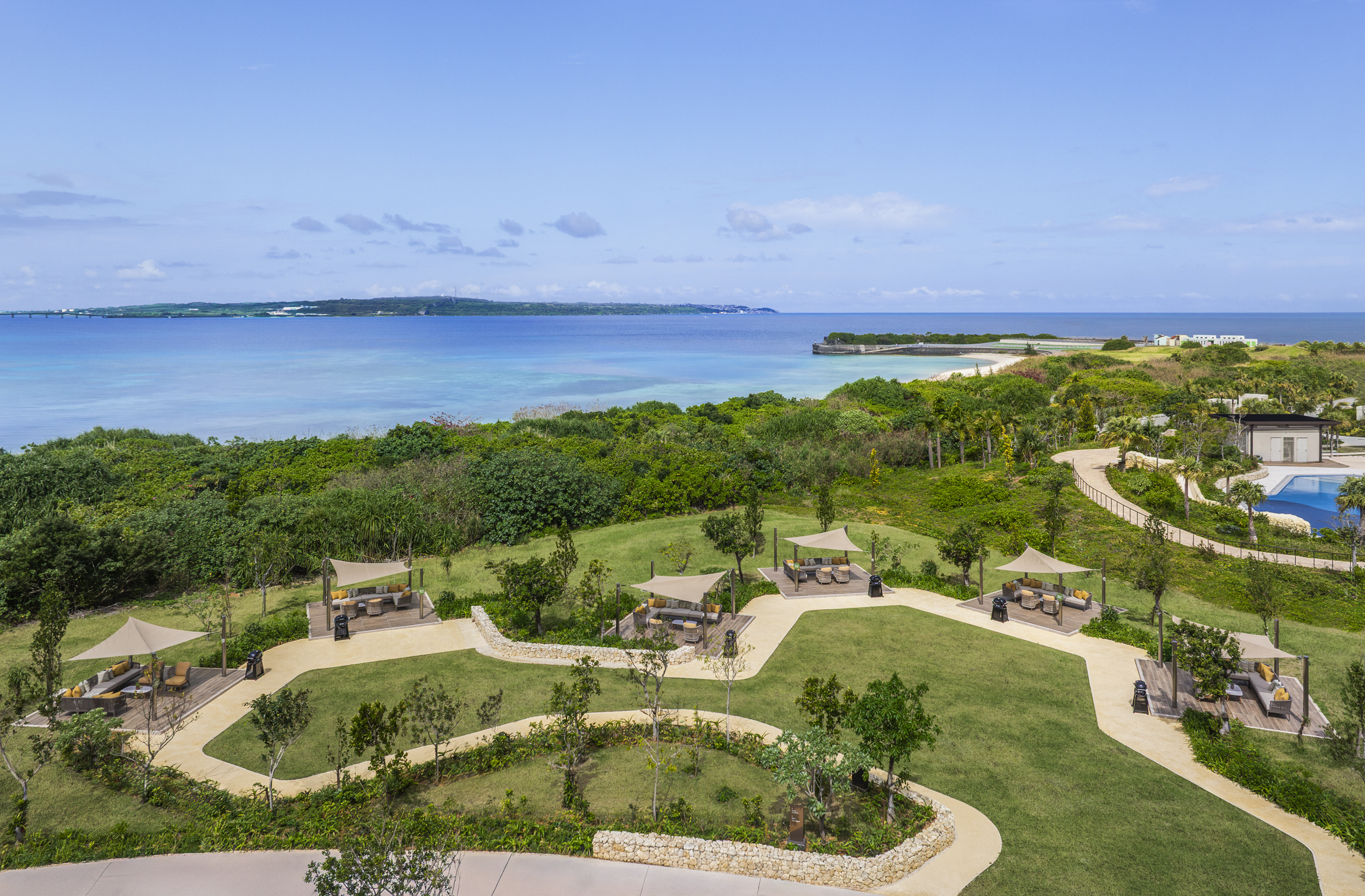 THE ROUND ACTIVITY LAWN