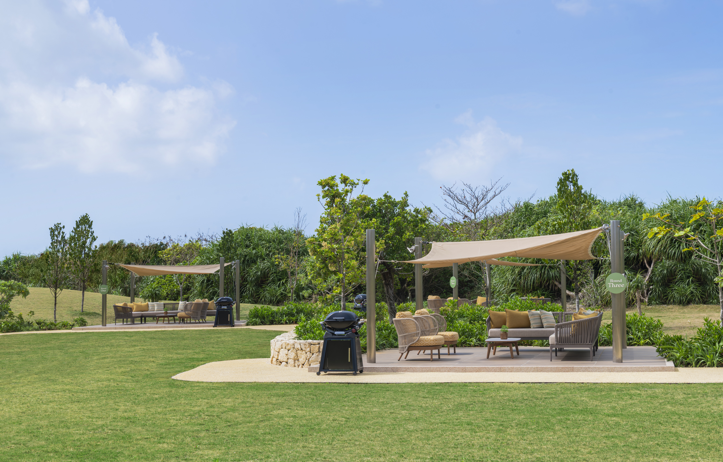 THE ROUND ACTIVITY LAWN