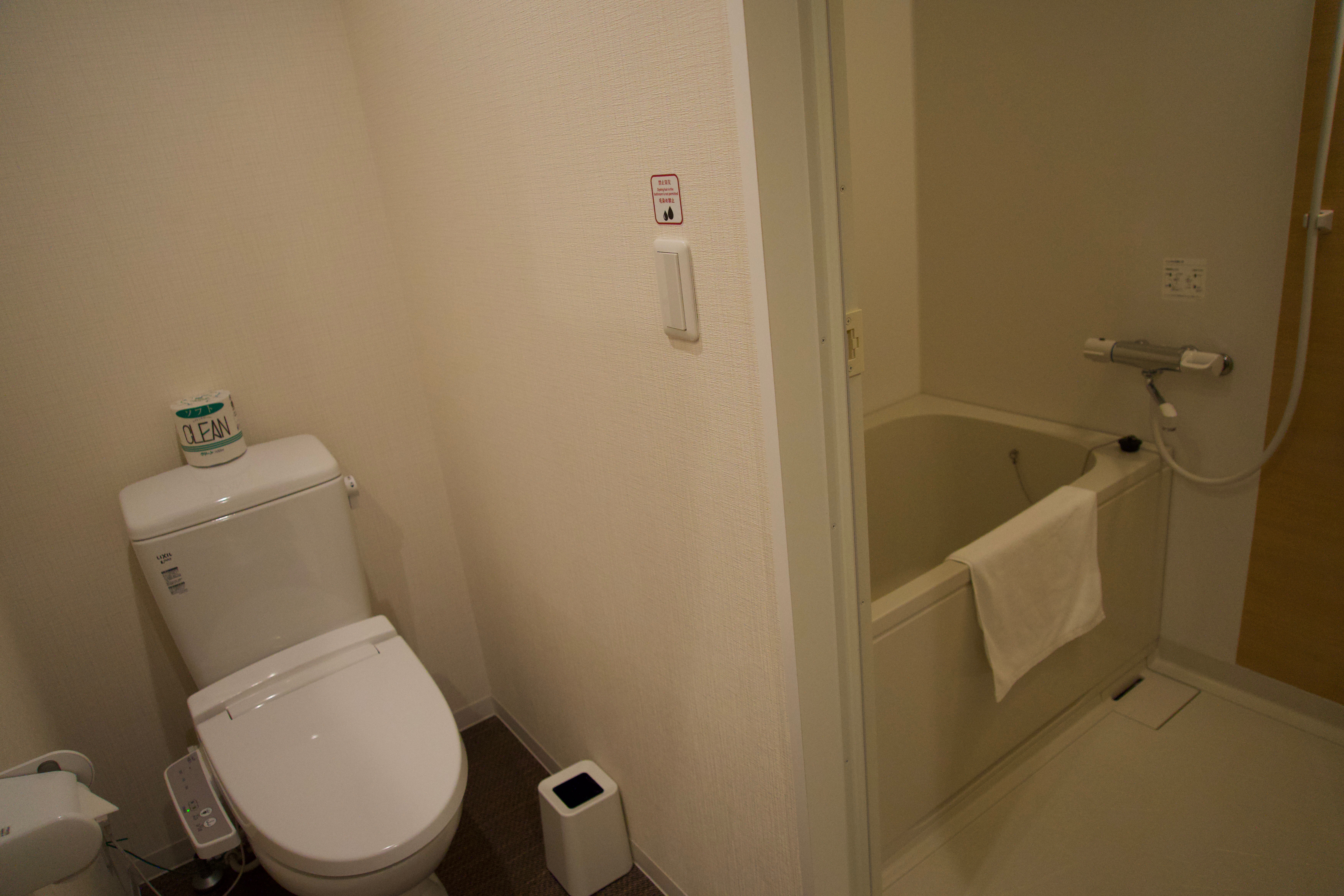 セパレートのお手洗い、お風呂です。