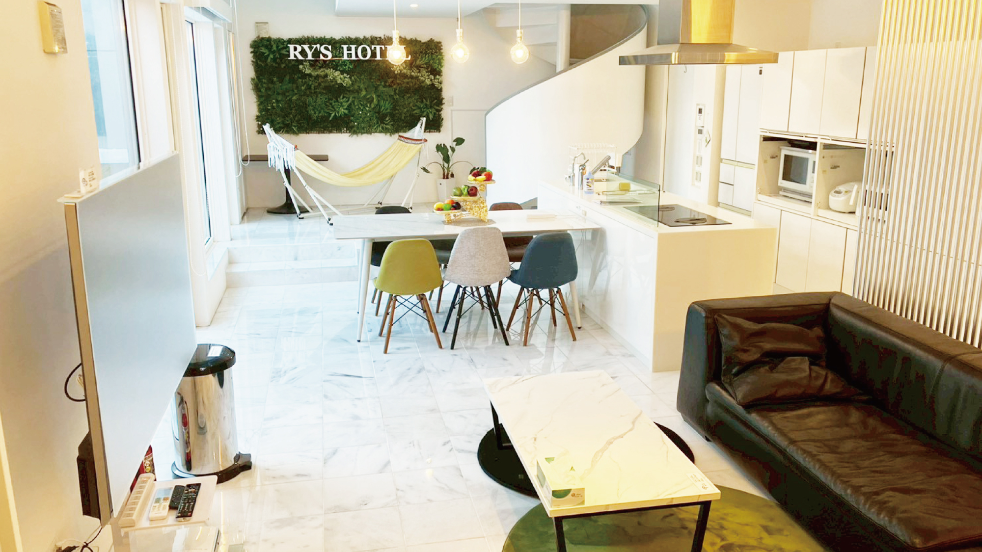 ダイニング＆ハンモックスペース