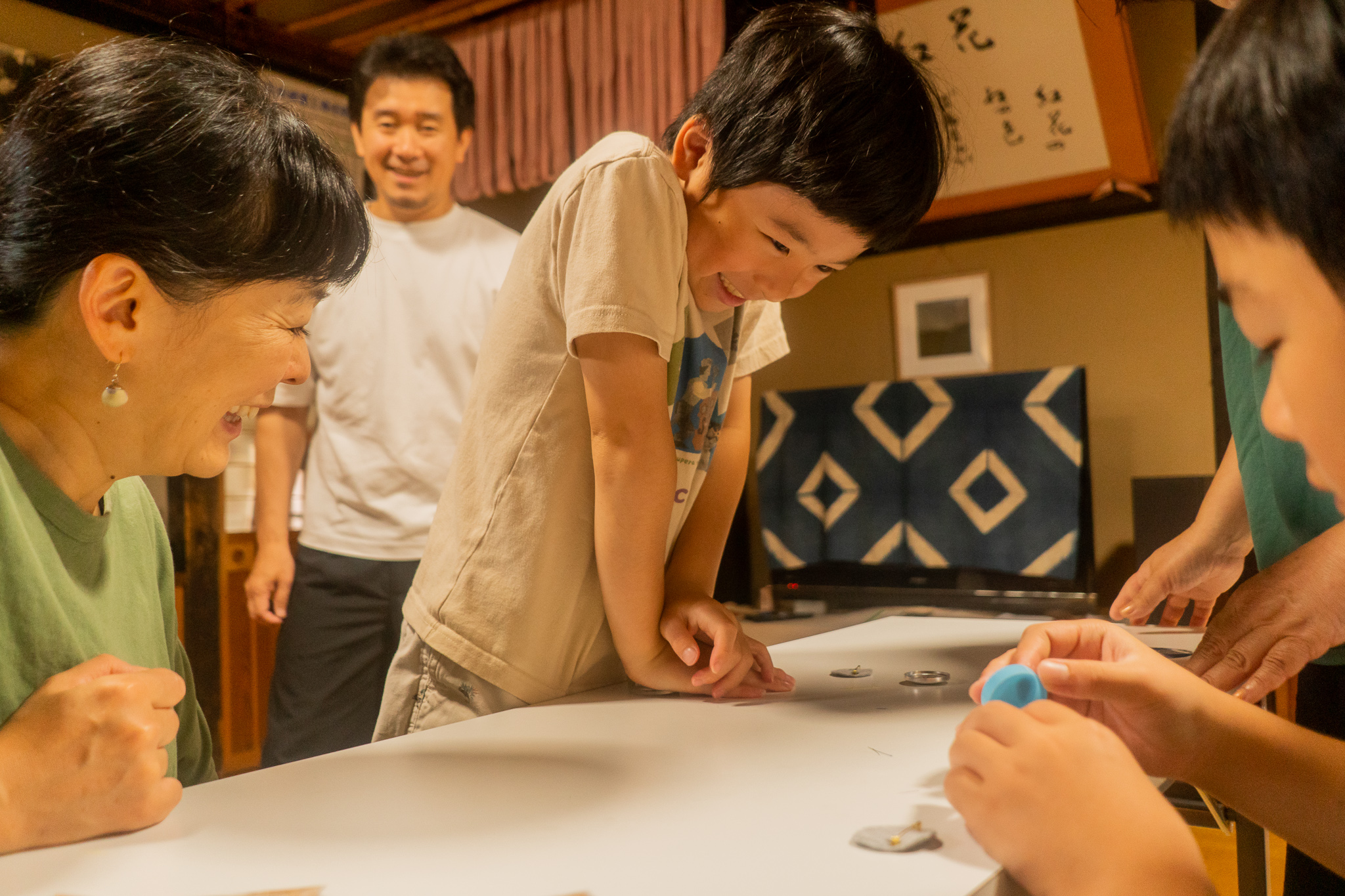 思い出に残る、米沢織ブローチづくりワークショップ。