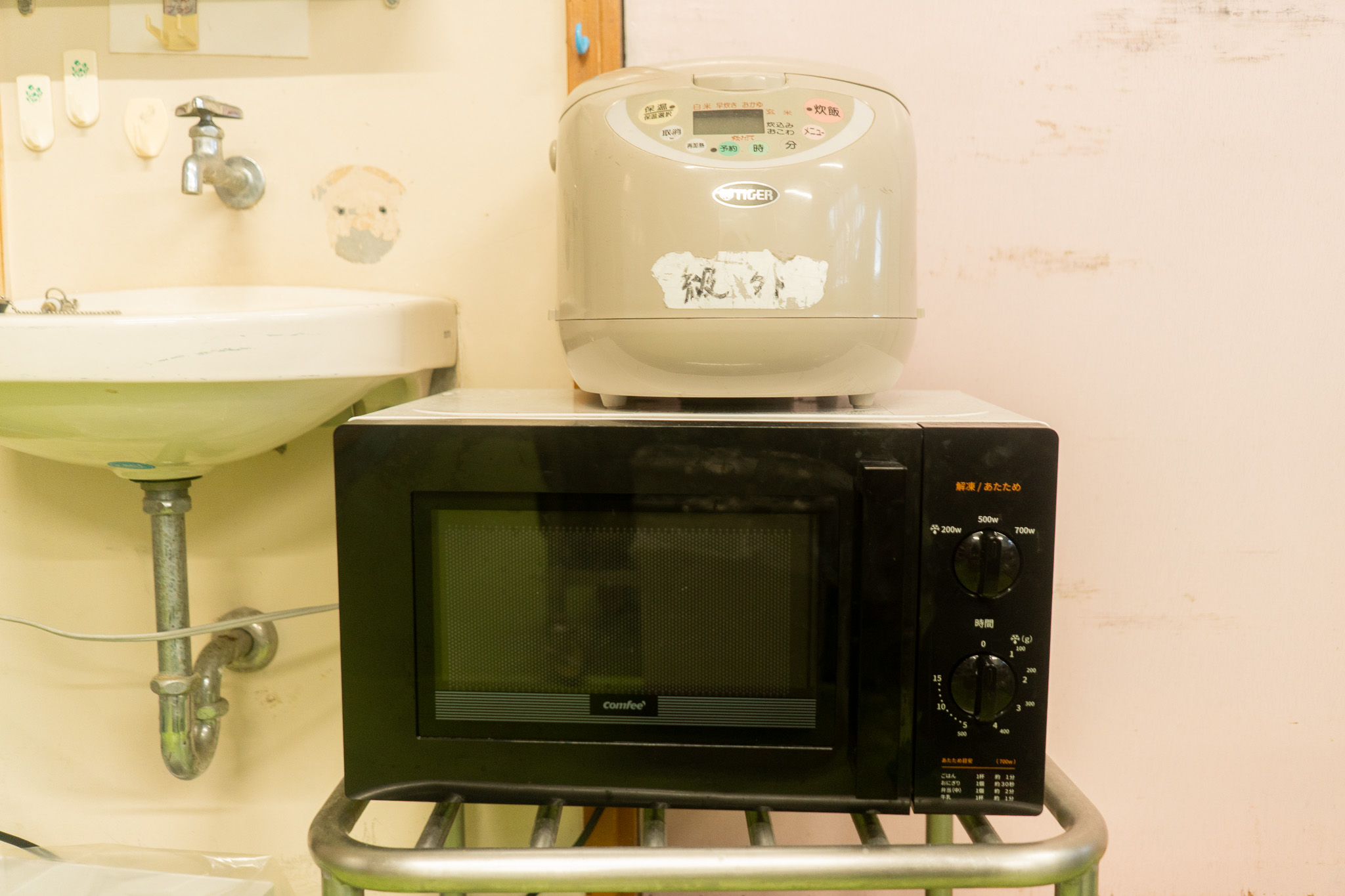 電子レンジ・電気ケトル・炊飯器も共用で使用いただけます。