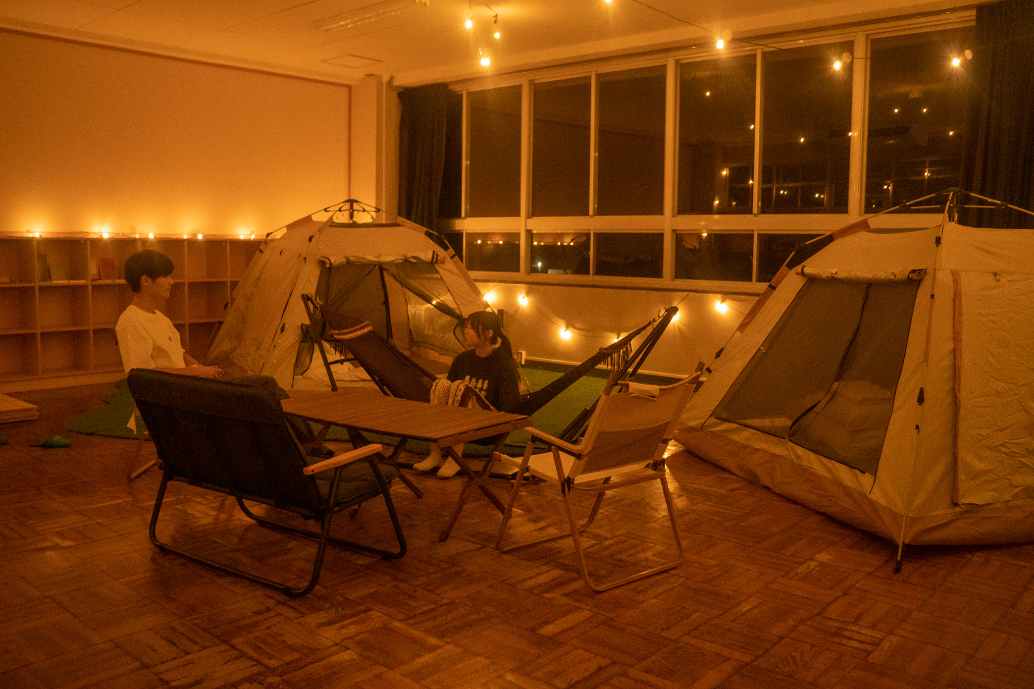 【教室グランピング】ハンモック食事や飲み会もOK！夜まで語り明かすひととき。