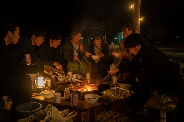 【学校貸切】仲間と火を囲んで語らう夜。