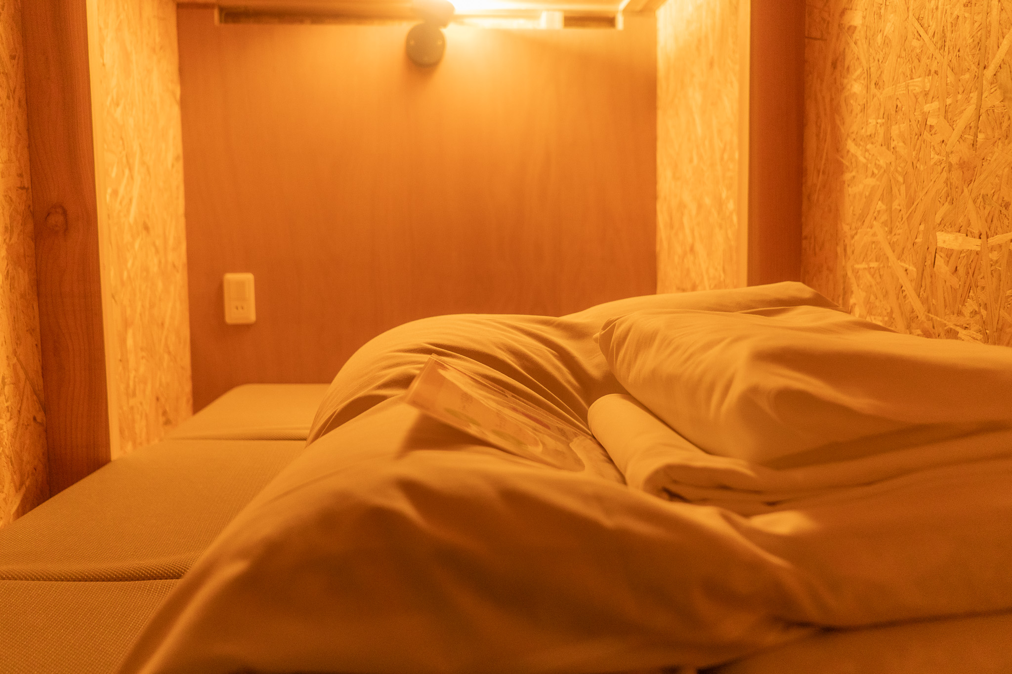 【秘密基地型ベッド】各ベッドに、コンセント・南京錠・読書灯あり