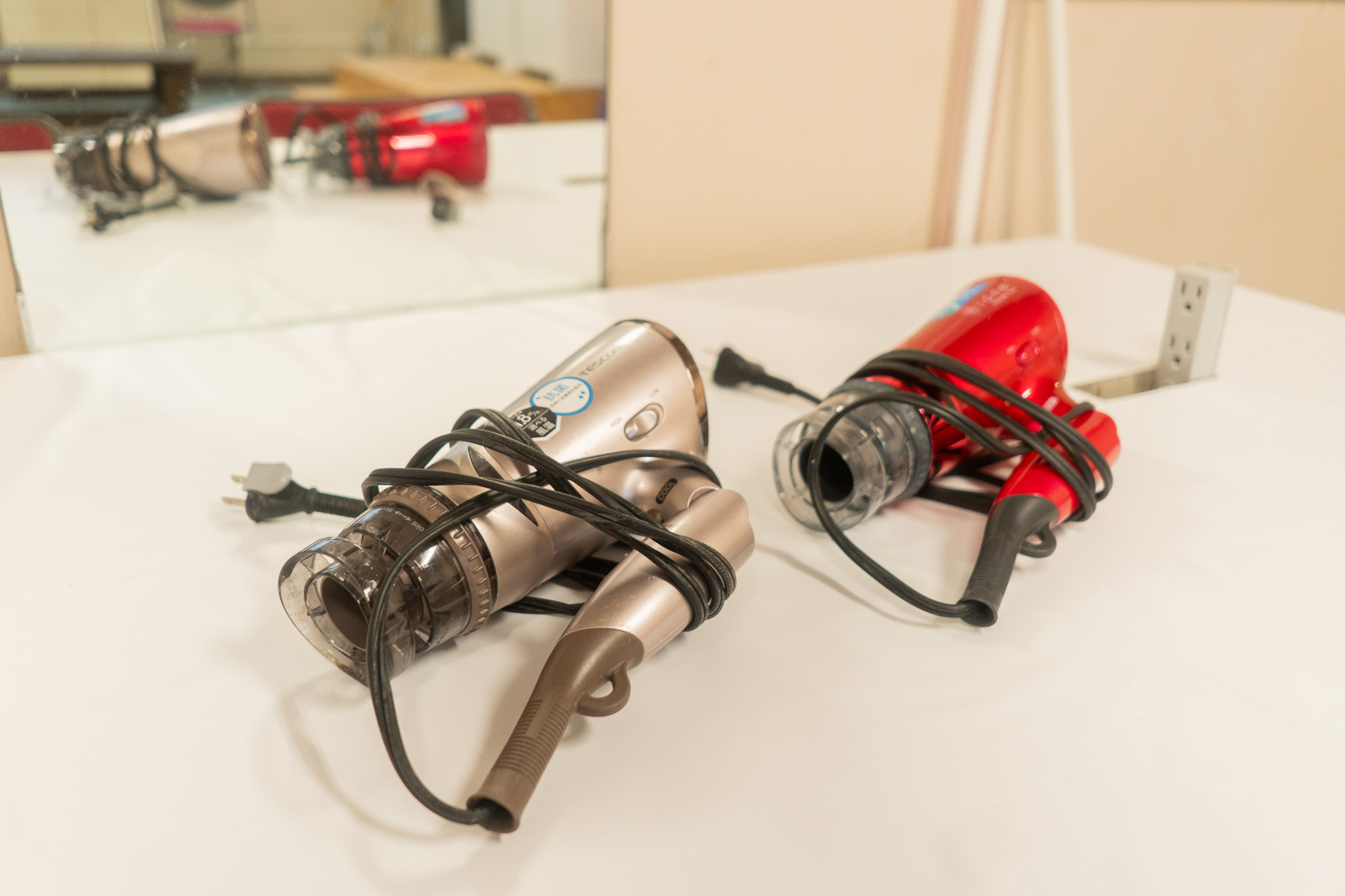 長い髪も安心！ドライヤー4台