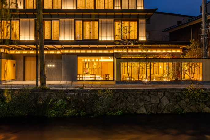 【開業記念】スパークリングワイン1本付きプラン  - 京の旬・「花かがみ」和朝食付き -